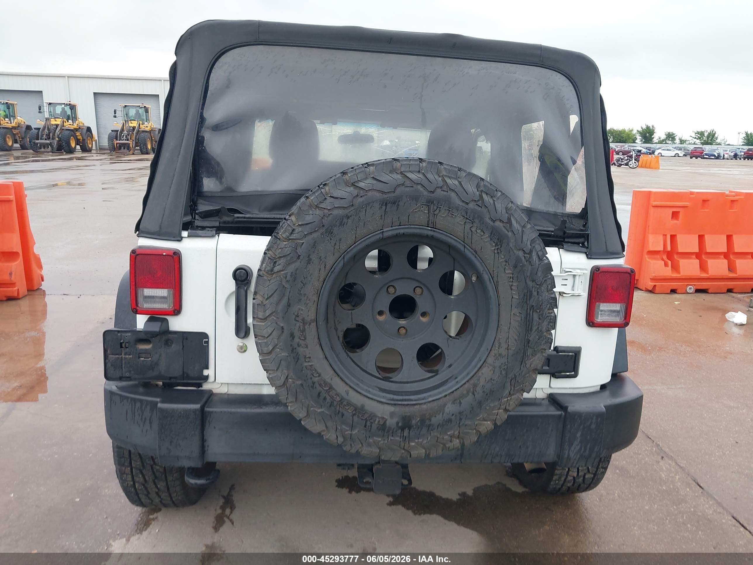 2015 Jeep Wrangler Sport White vin: 1C4AJWAG1FL583122