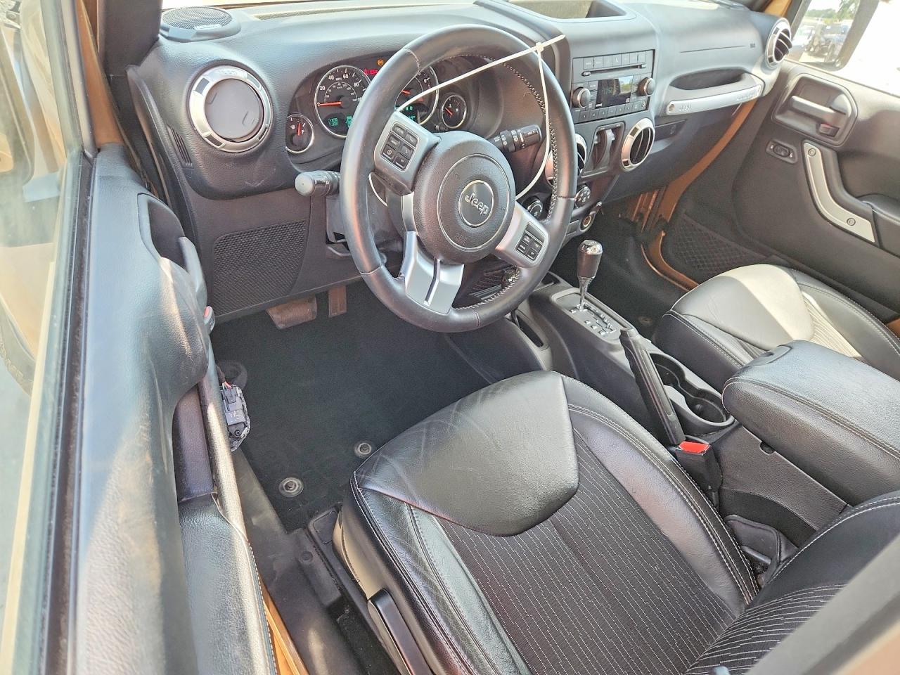 2015 Jeep Wrangler Sport Tan vin: 1C4AJWAG1FL607130