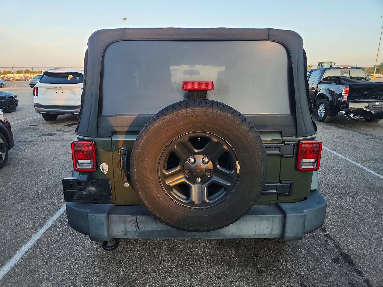 2015 Jeep Wrangler Sport Green vin: 1C4AJWAG1FL642752