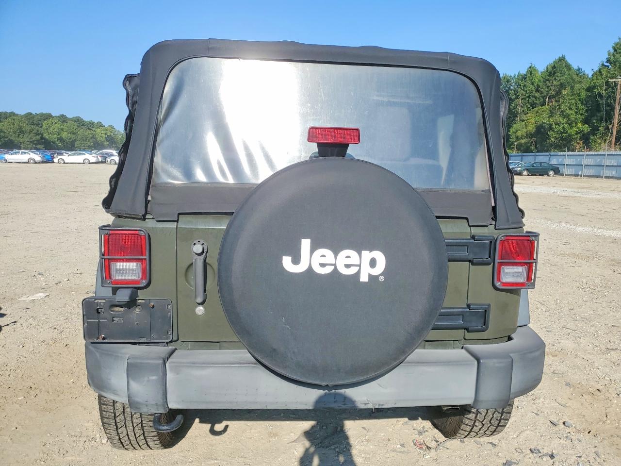2015 Jeep Wrangler Sport Green vin: 1C4AJWAG1FL671829