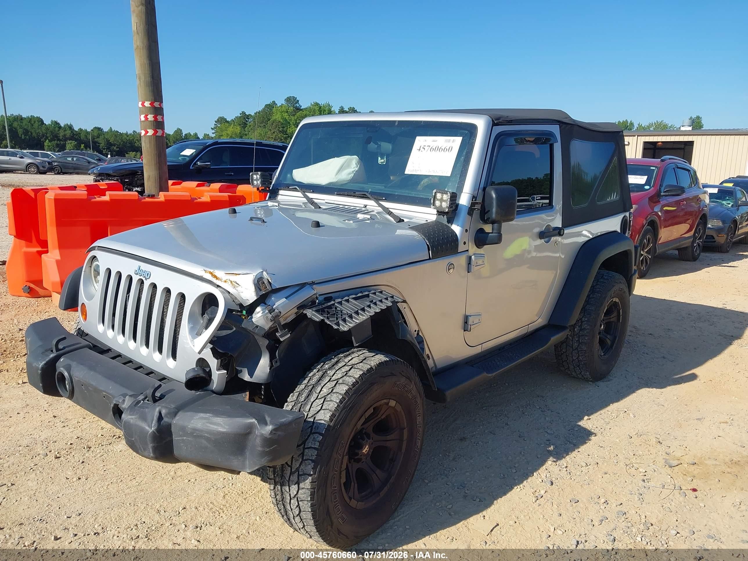 2012 Jeep Wrangler Sport Silver vin: 1C4AJWAG2CL122619