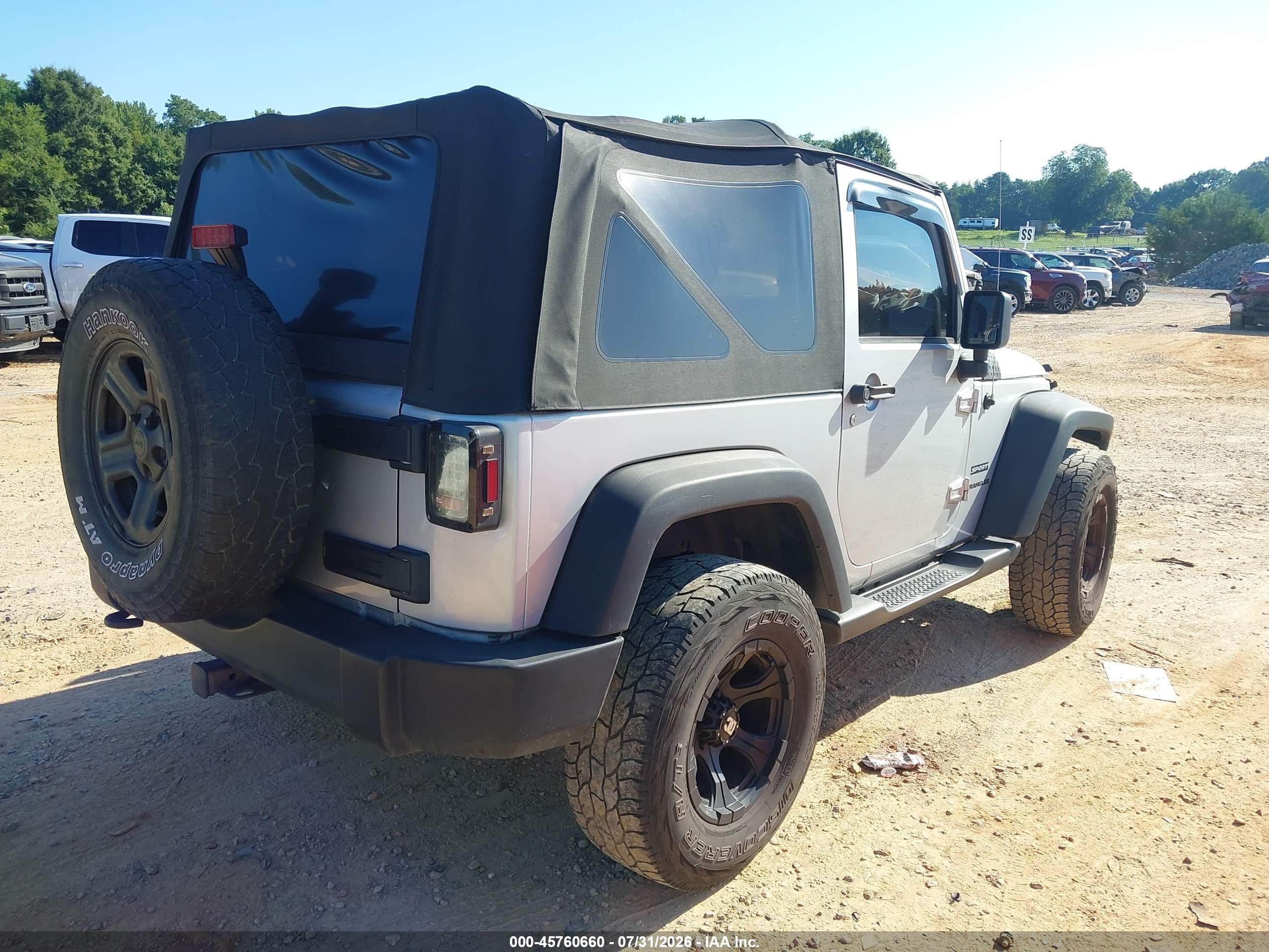 2012 Jeep Wrangler Sport Silver vin: 1C4AJWAG2CL122619