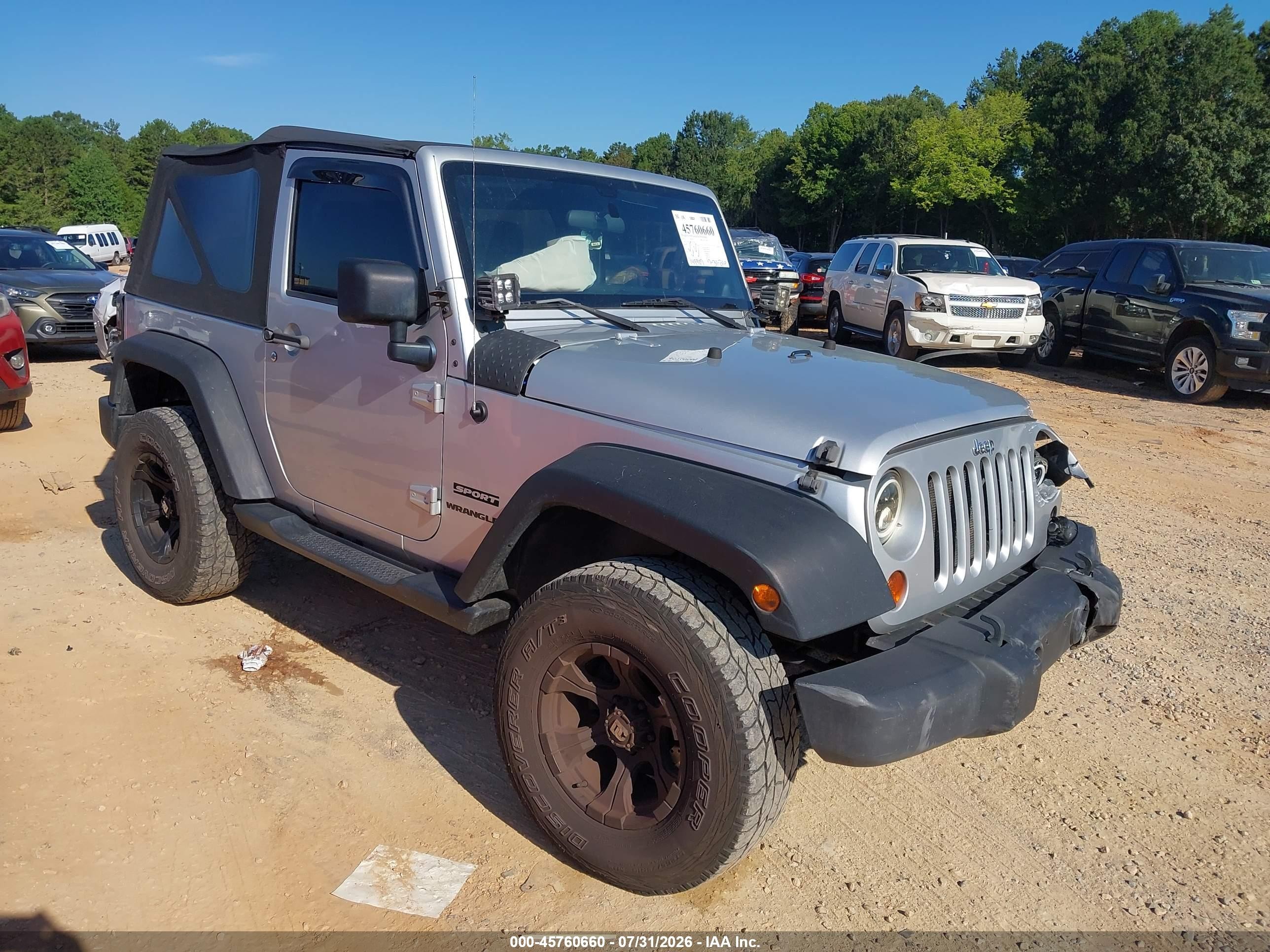 2012 Jeep Wrangler Sport Silver vin: 1C4AJWAG2CL122619