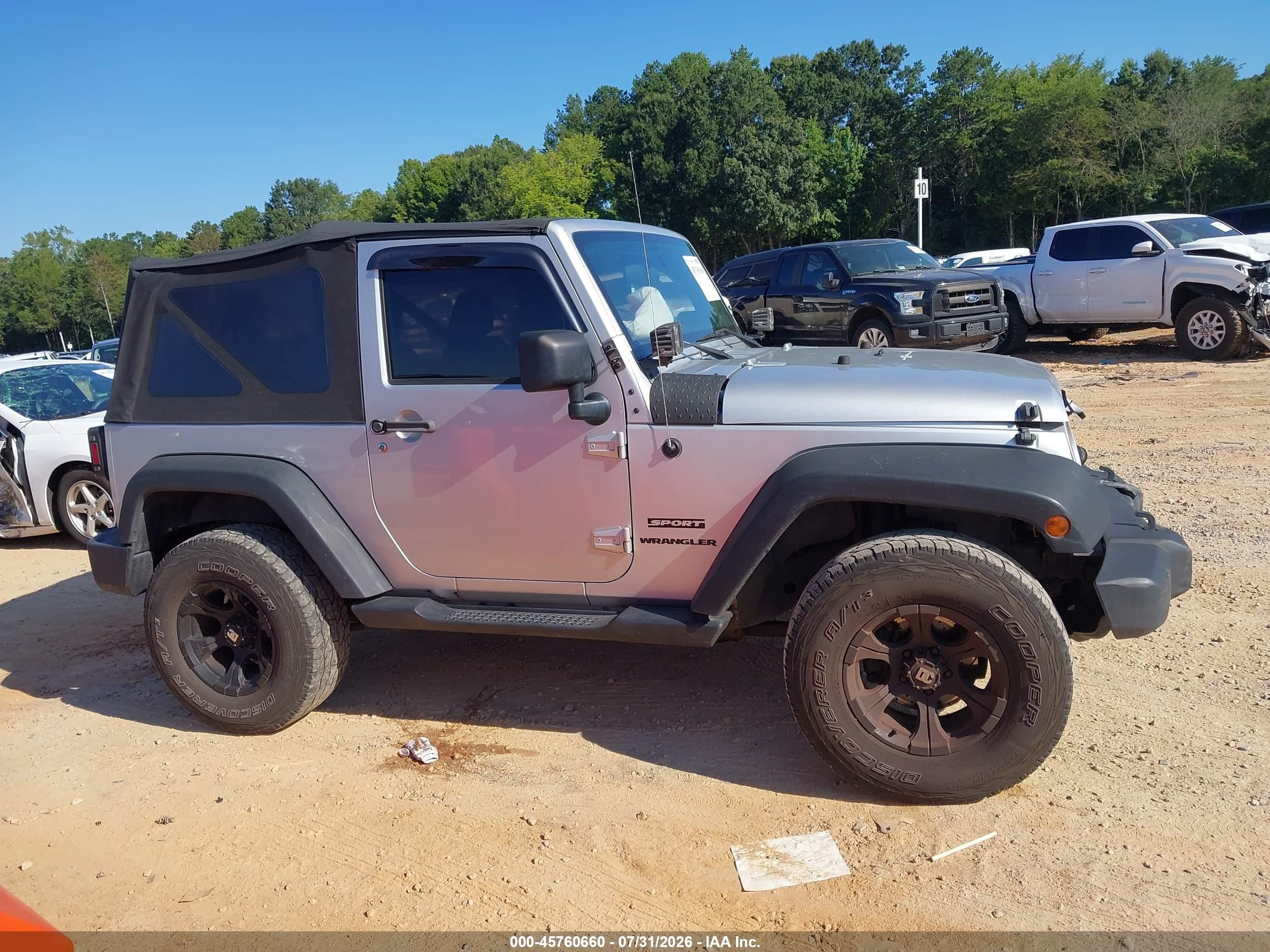 2012 Jeep Wrangler Sport Silver vin: 1C4AJWAG2CL122619