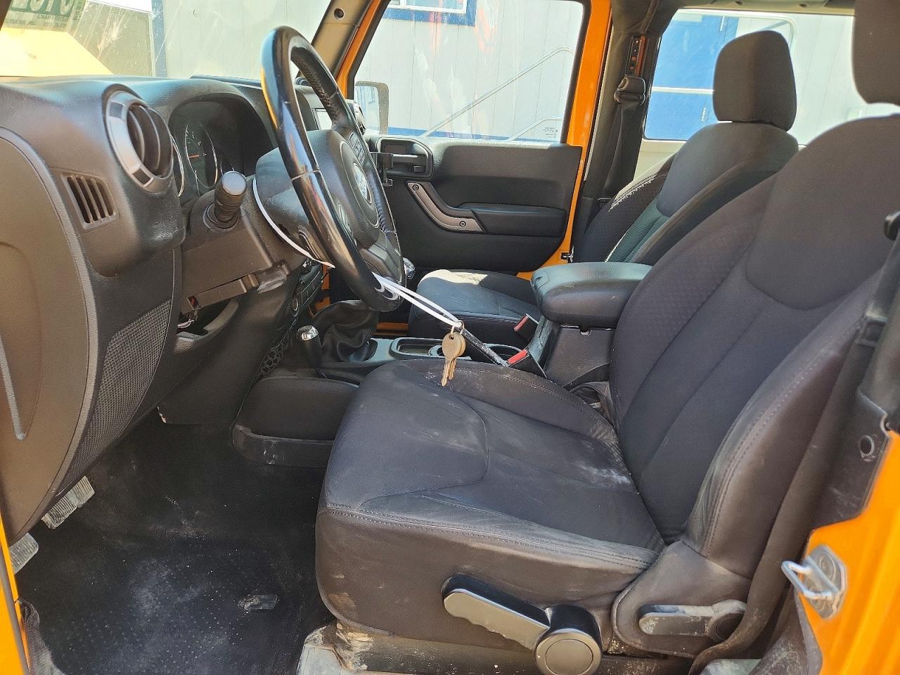 2013 Jeep Wrangler Sport Желтый vin: 1C4AJWAG2DL521967