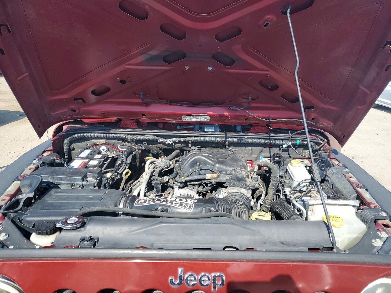 2013 Jeep Wrangler Sport Бордовый vin: 1C4AJWAG2DL536940