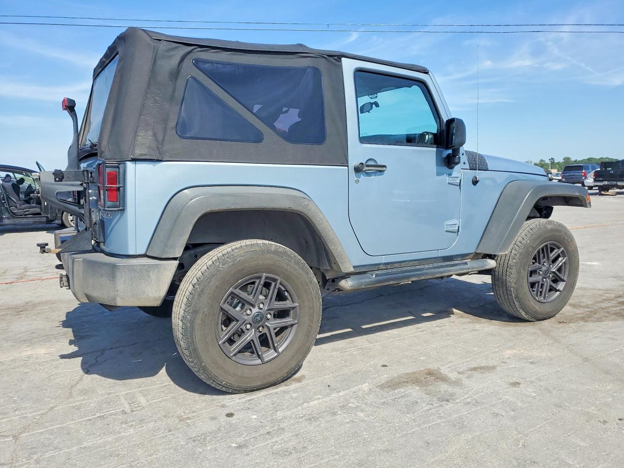 2012 Jeep Wrangler Sport Серебряный vin: 1C4AJWAG3CL229436