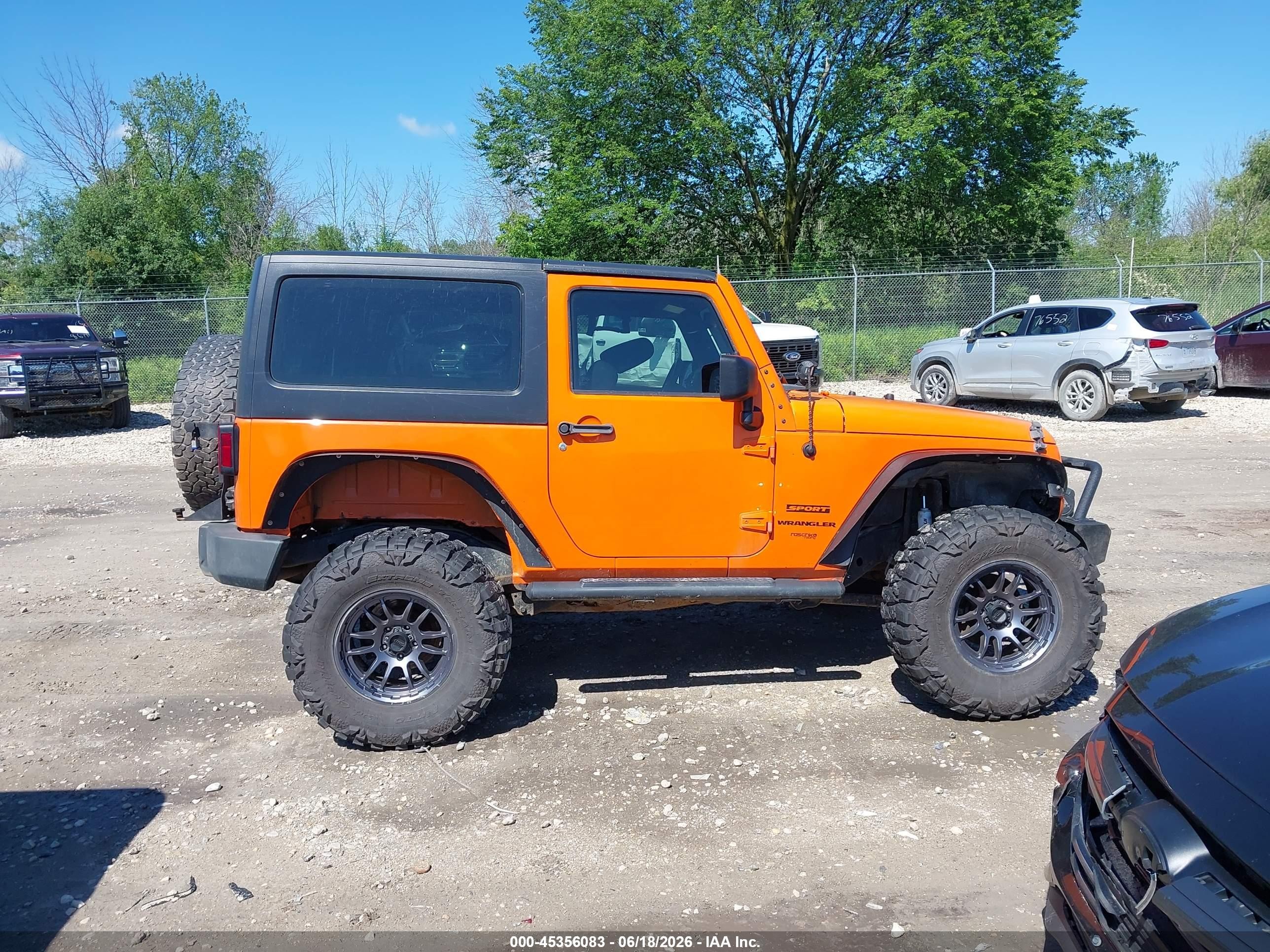 2013 Jeep Wrangler Sport Orange vin: 1C4AJWAG3DL545159