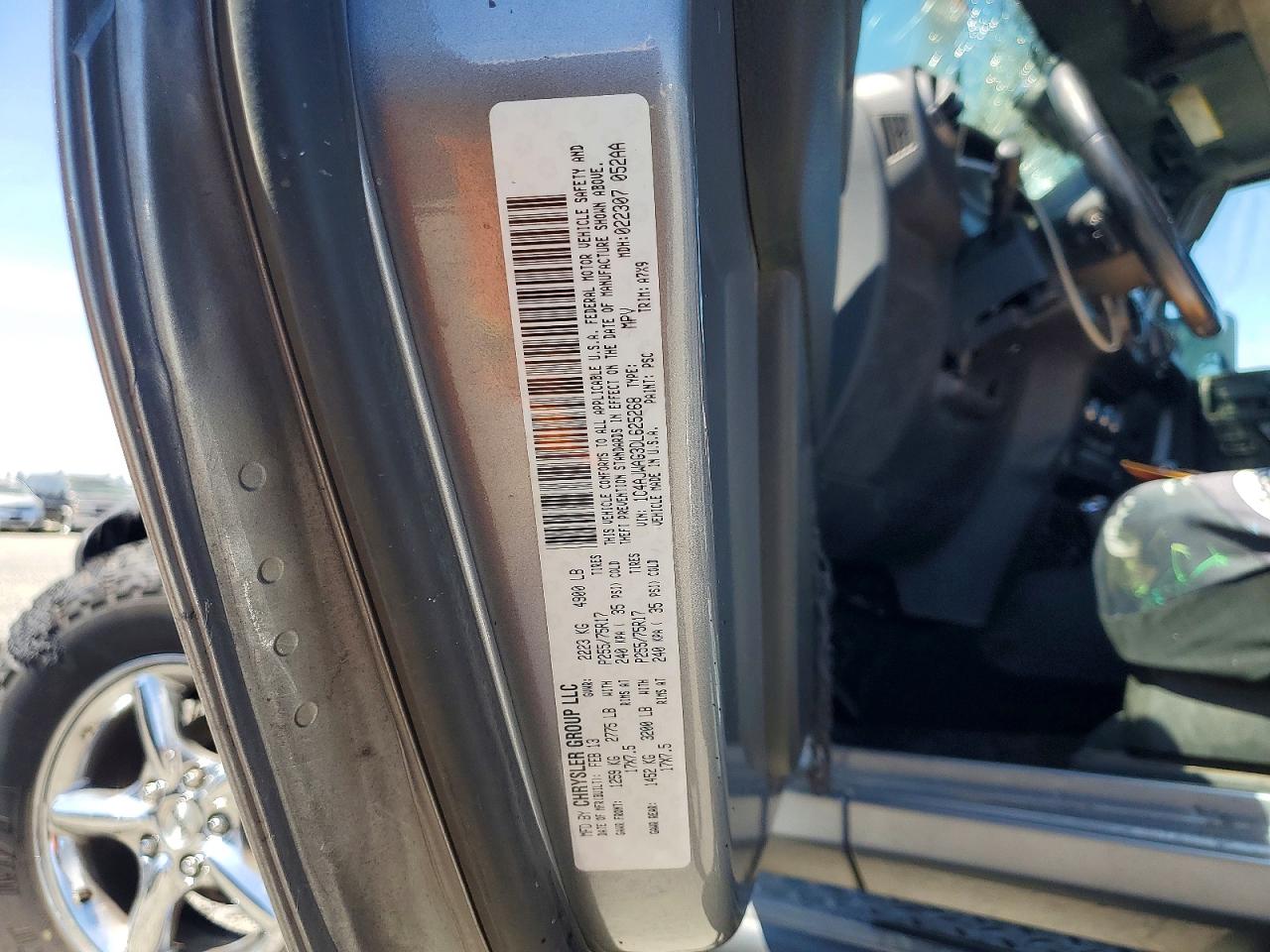 2013 Jeep Wrangler Sport Silver vin: 1C4AJWAG3DL625268