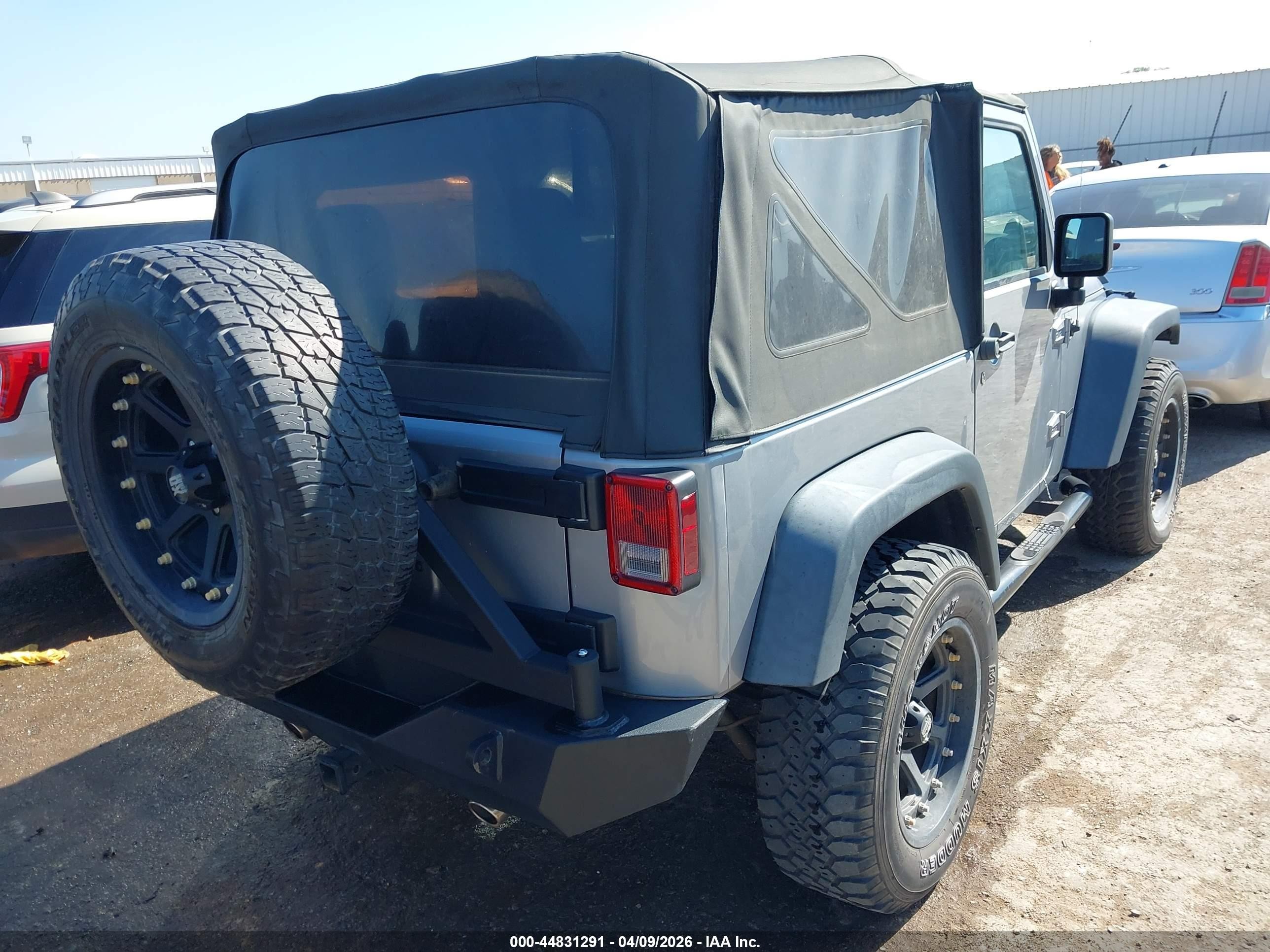 2014 Jeep Wrangler Sport Gray vin: 1C4AJWAG3EL132384