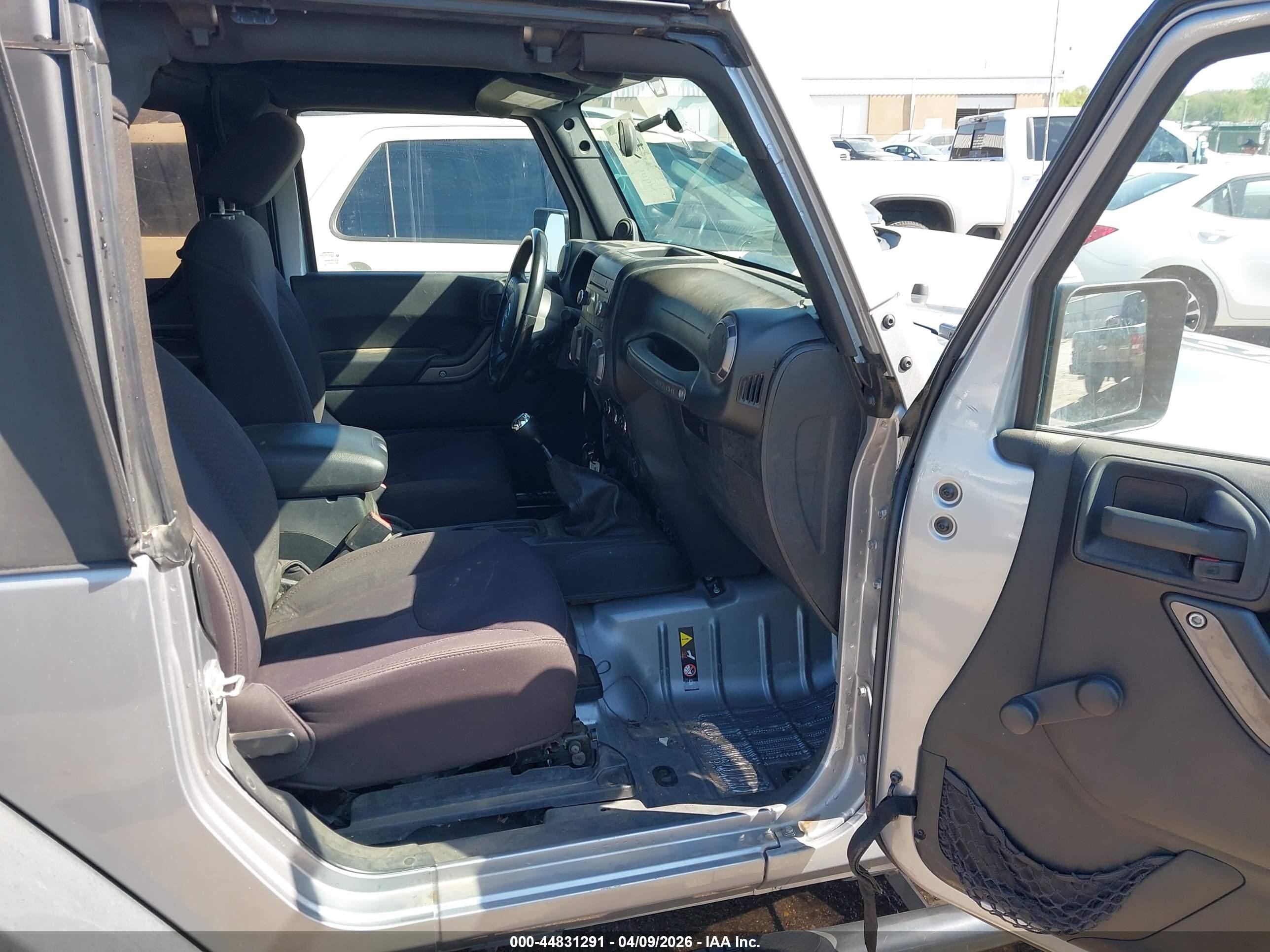 2014 Jeep Wrangler Sport Gray vin: 1C4AJWAG3EL132384