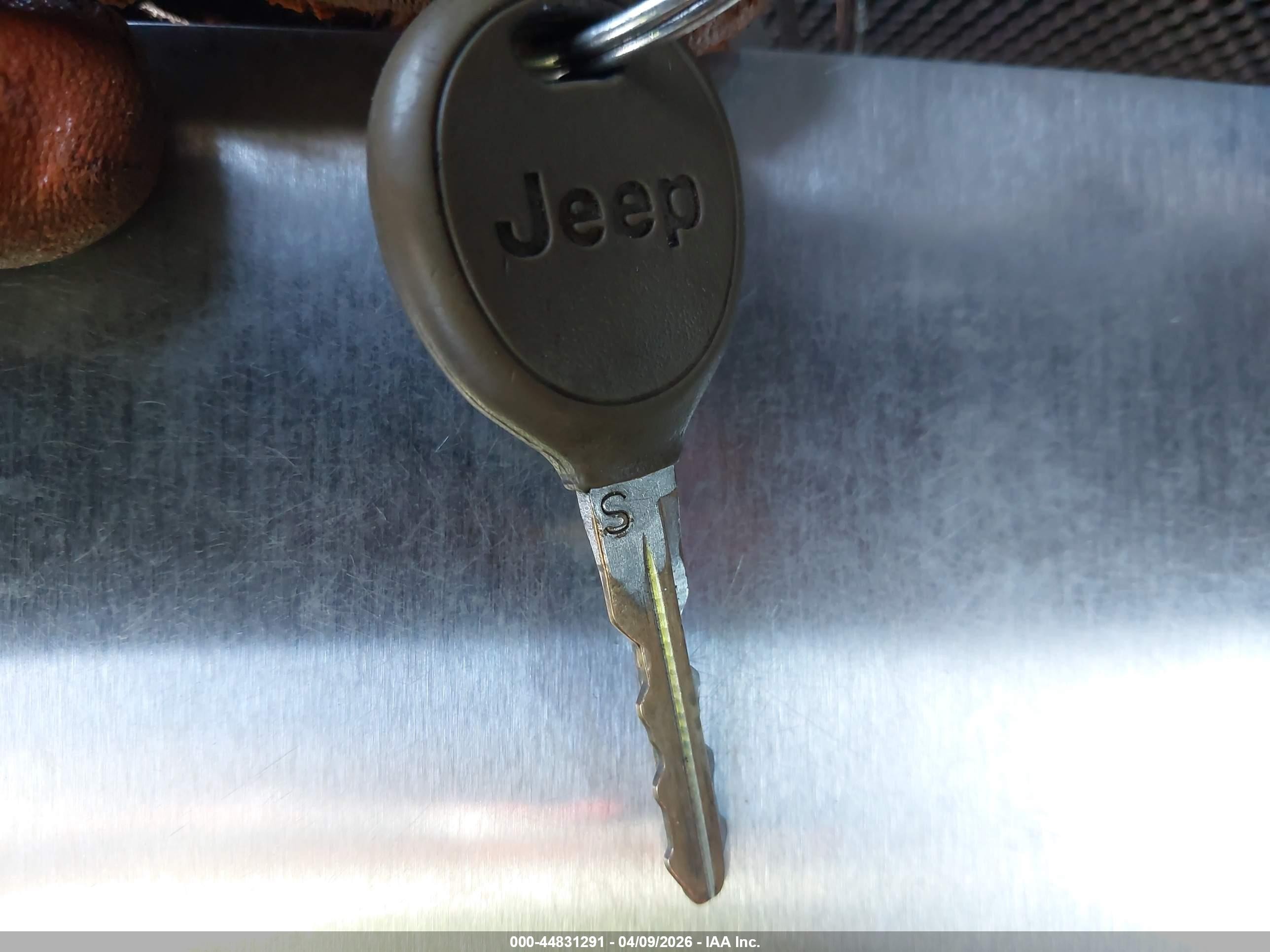 2014 Jeep Wrangler Sport Gray vin: 1C4AJWAG3EL132384