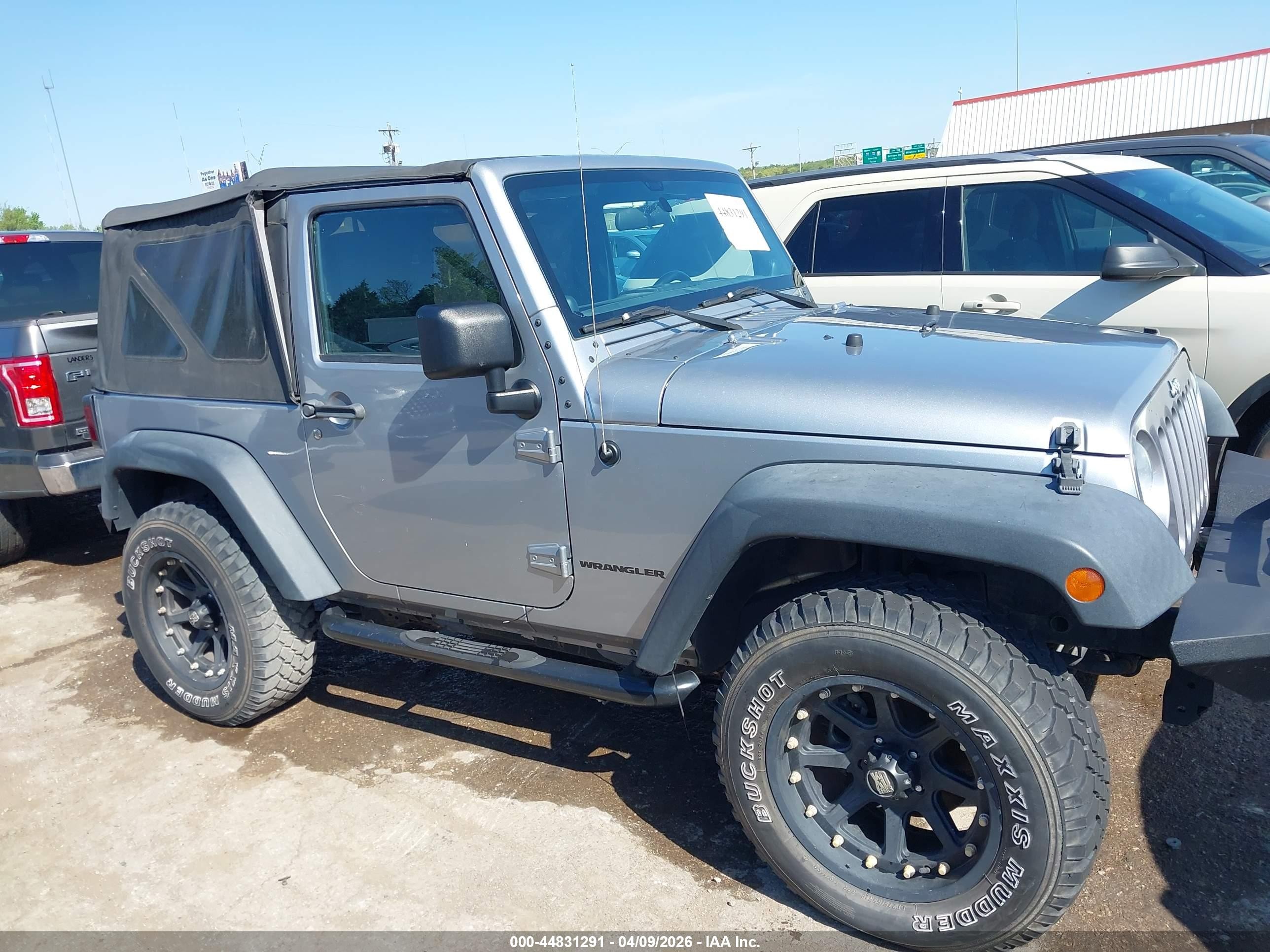 2014 Jeep Wrangler Sport Gray vin: 1C4AJWAG3EL132384