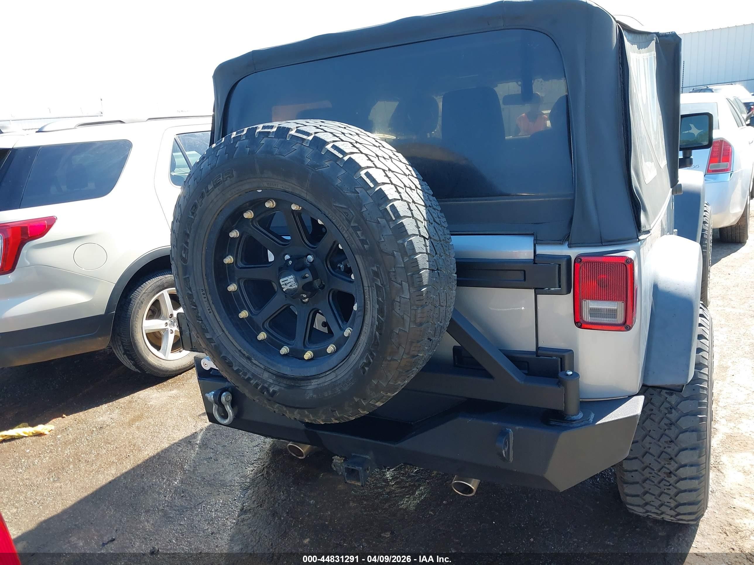 2014 Jeep Wrangler Sport Gray vin: 1C4AJWAG3EL132384