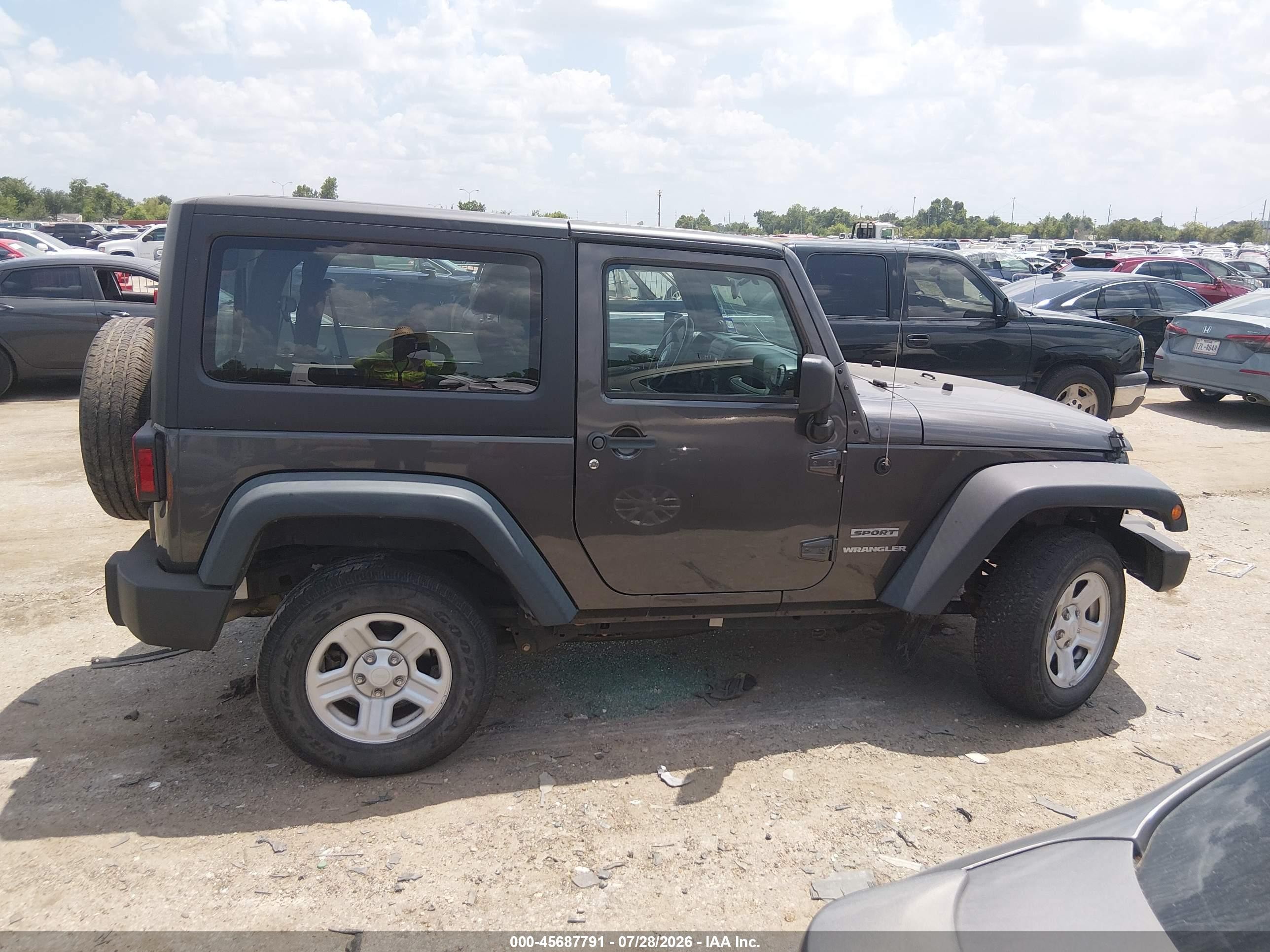 2014 Jeep Wrangler Sport Серый vin: 1C4AJWAG3EL179284