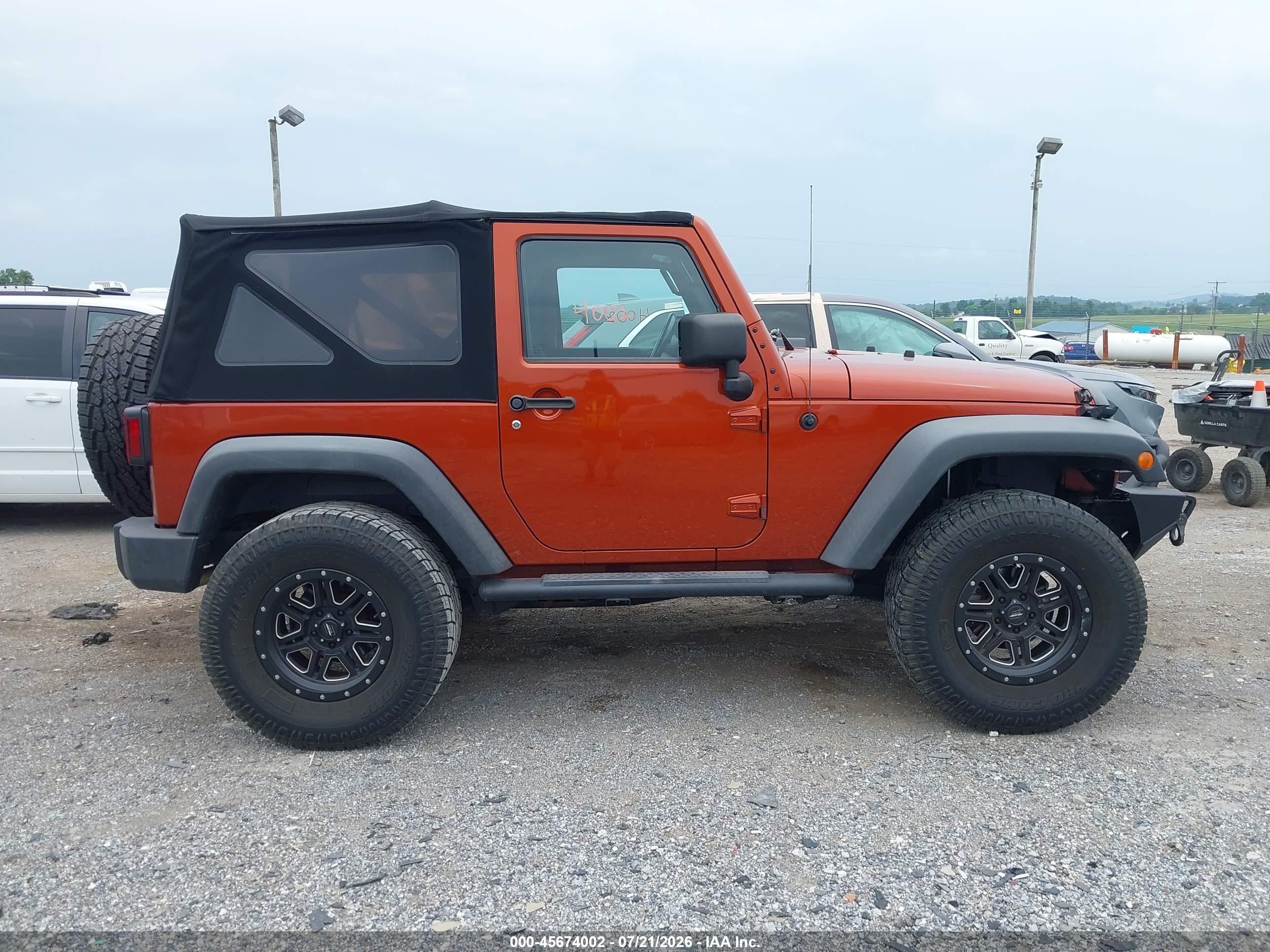 2014 Jeep Wrangler Sport Оранжевый vin: 1C4AJWAG3EL200294