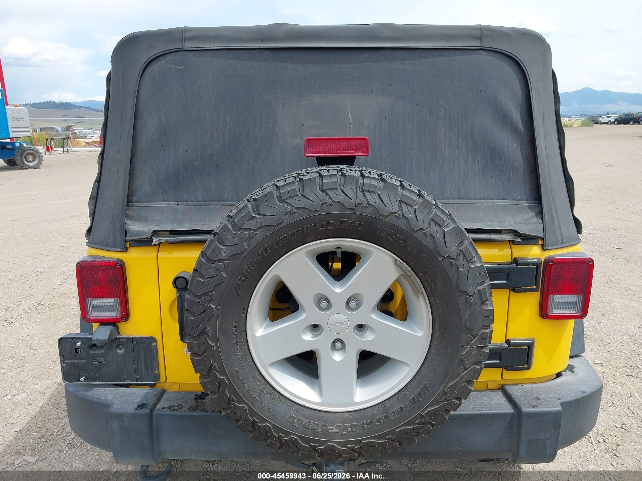 2015 Jeep Wrangler Sport Yellow vin: 1C4AJWAG3FL659276