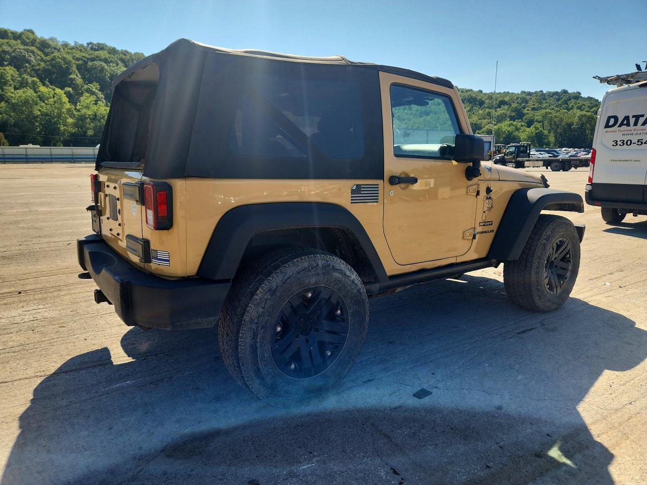 2013 Jeep Wrangler Sport Tan vin: 1C4AJWAG4DL614537
