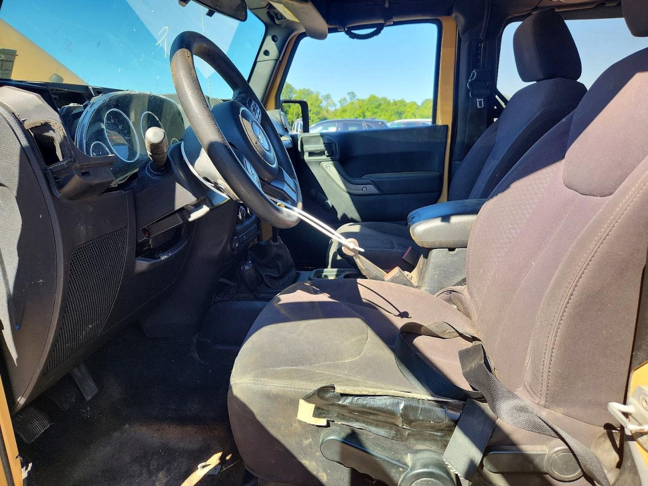 2013 Jeep Wrangler Sport Tan vin: 1C4AJWAG4DL614537