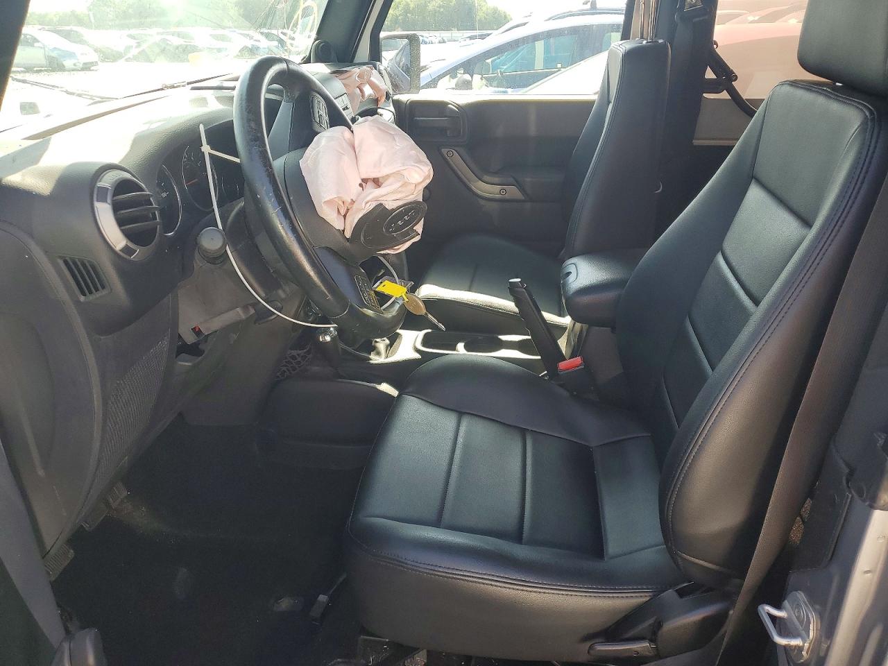 2013 Jeep Wrangler Sport Silver vin: 1C4AJWAG4DL674608