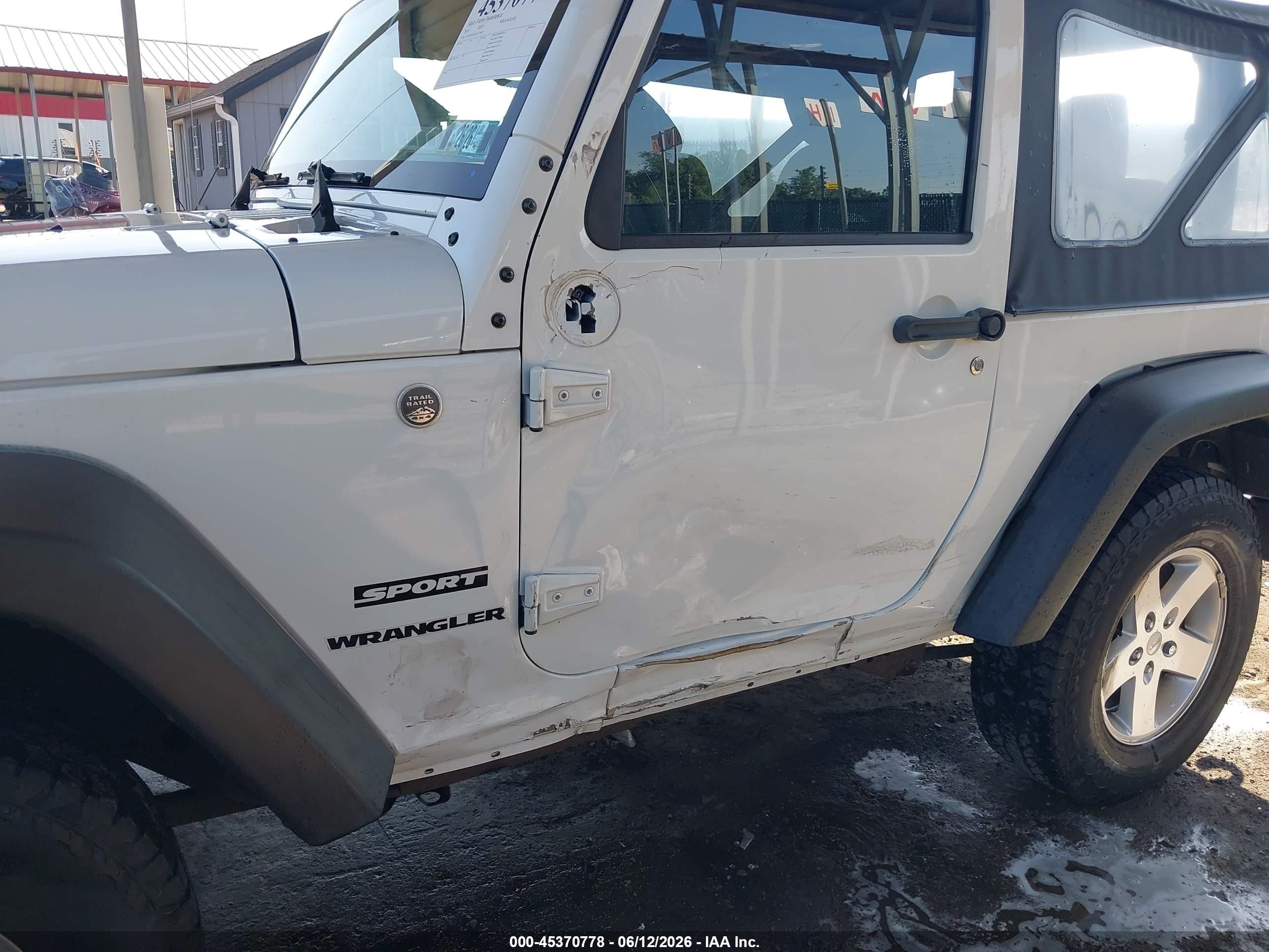 2014 Jeep Wrangler Sport White vin: 1C4AJWAG4EL270628