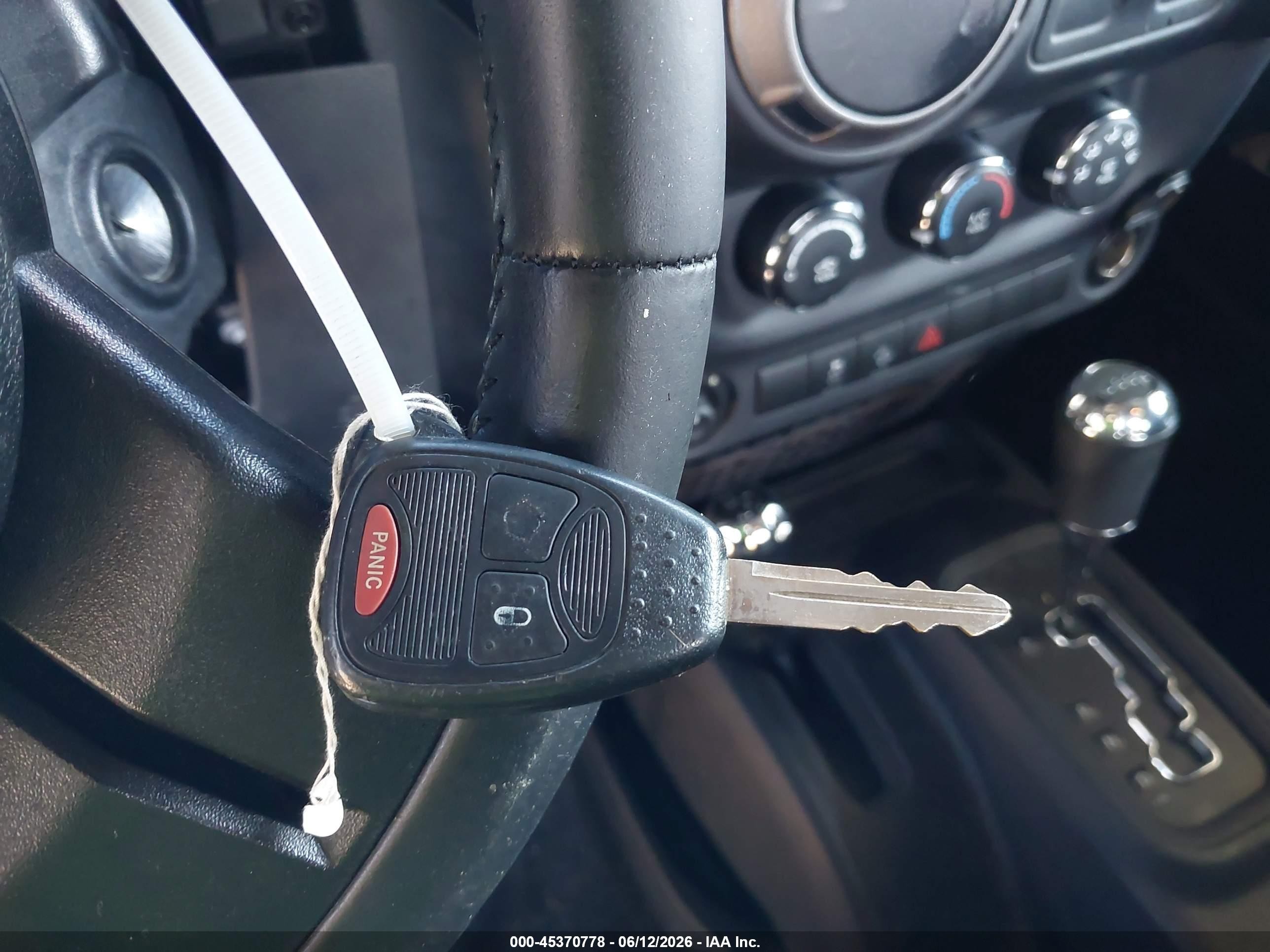 2014 Jeep Wrangler Sport White vin: 1C4AJWAG4EL270628