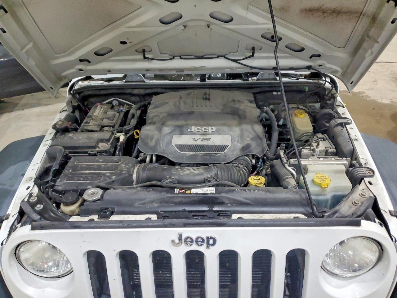 2014 Jeep Wrangler Sport White vin: 1C4AJWAG4EL316426