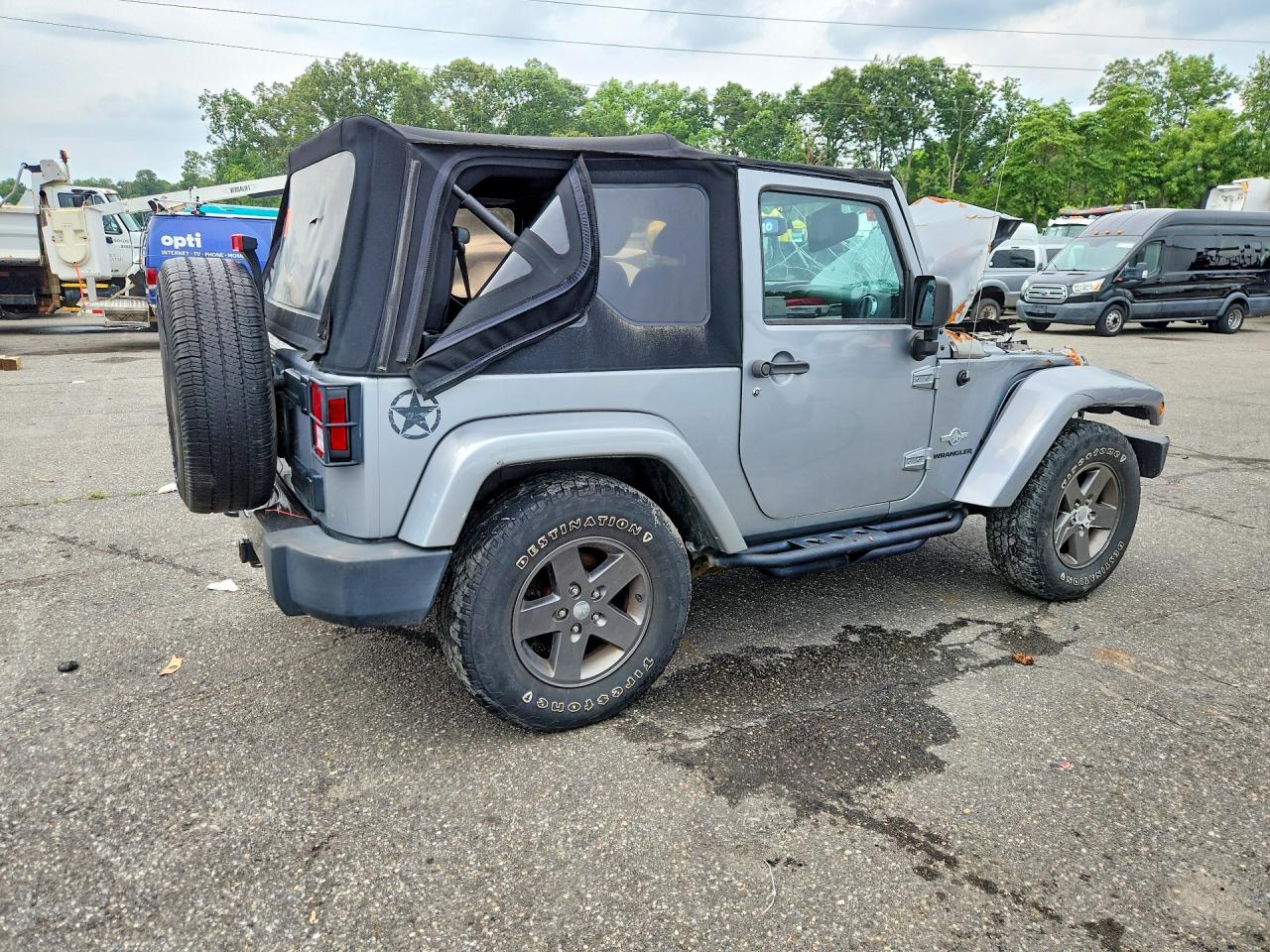 2015 Jeep Wrangler Sport Gray vin: 1C4AJWAG4FL590002