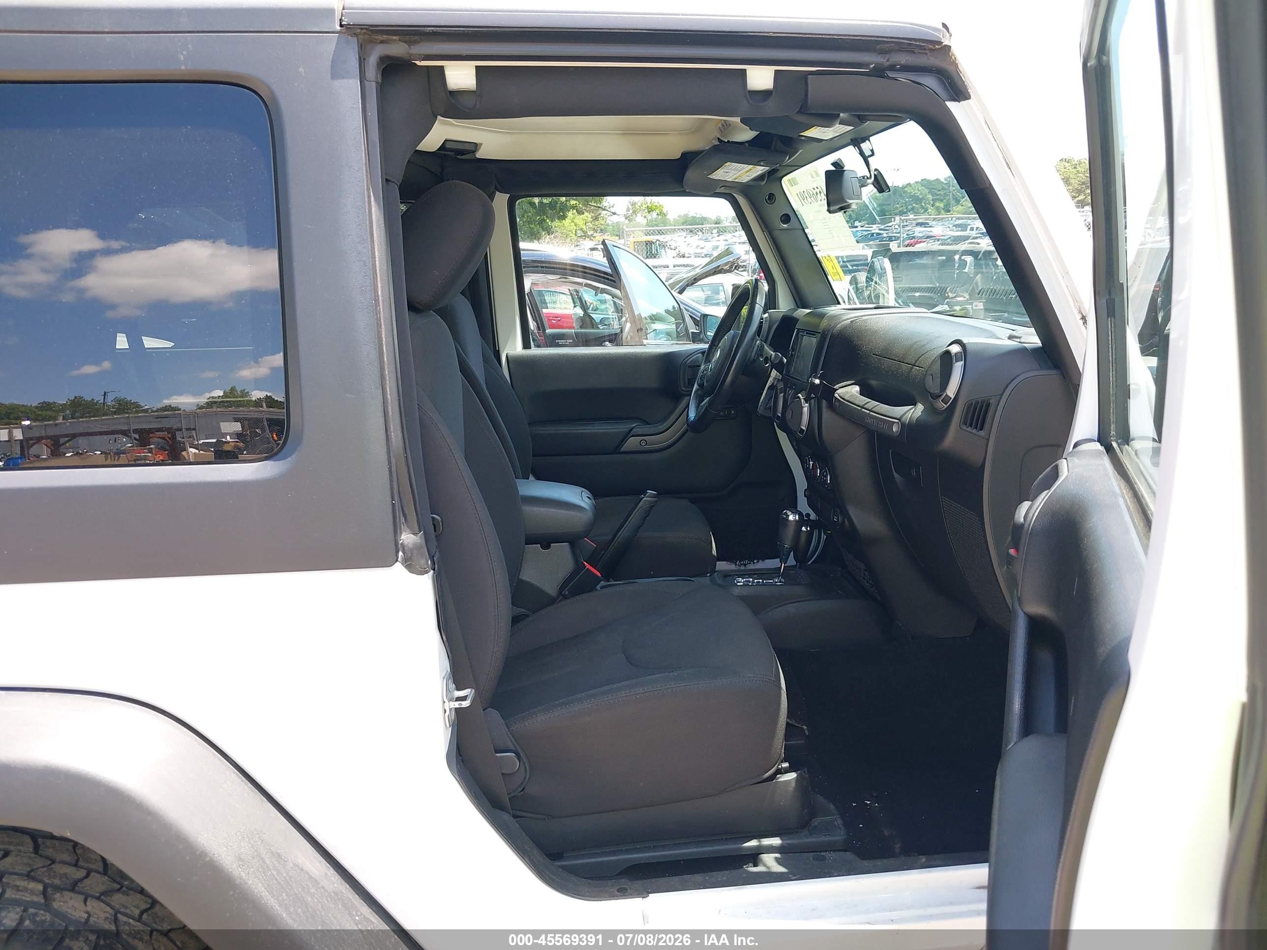 2015 Jeep Wrangler Sport Белый vin: 1C4AJWAG4FL649128