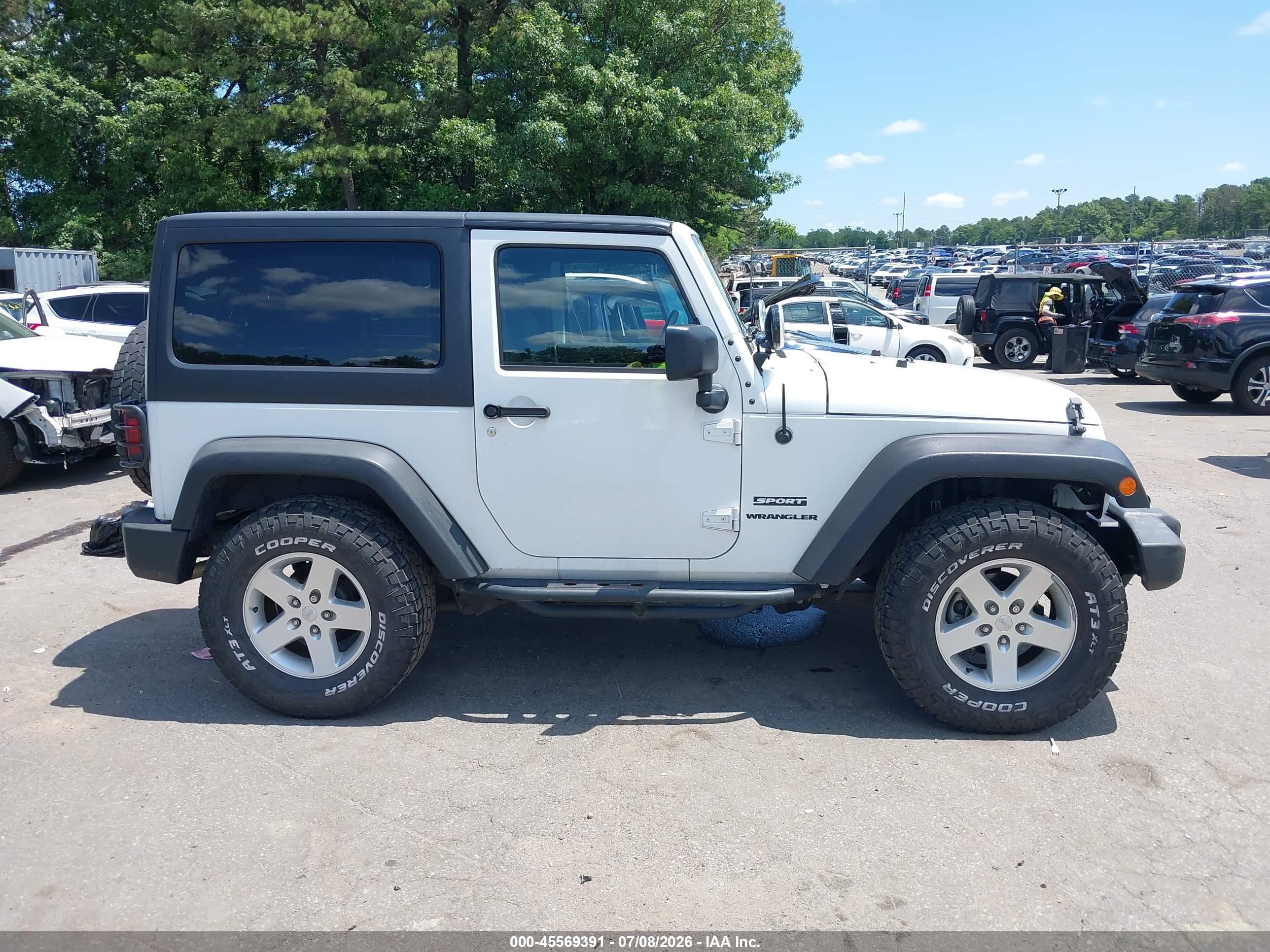 2015 Jeep Wrangler Sport Белый vin: 1C4AJWAG4FL649128