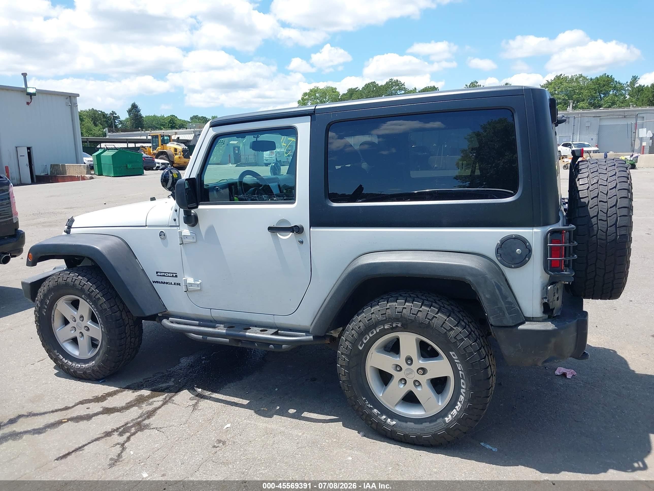 2015 Jeep Wrangler Sport Белый vin: 1C4AJWAG4FL649128