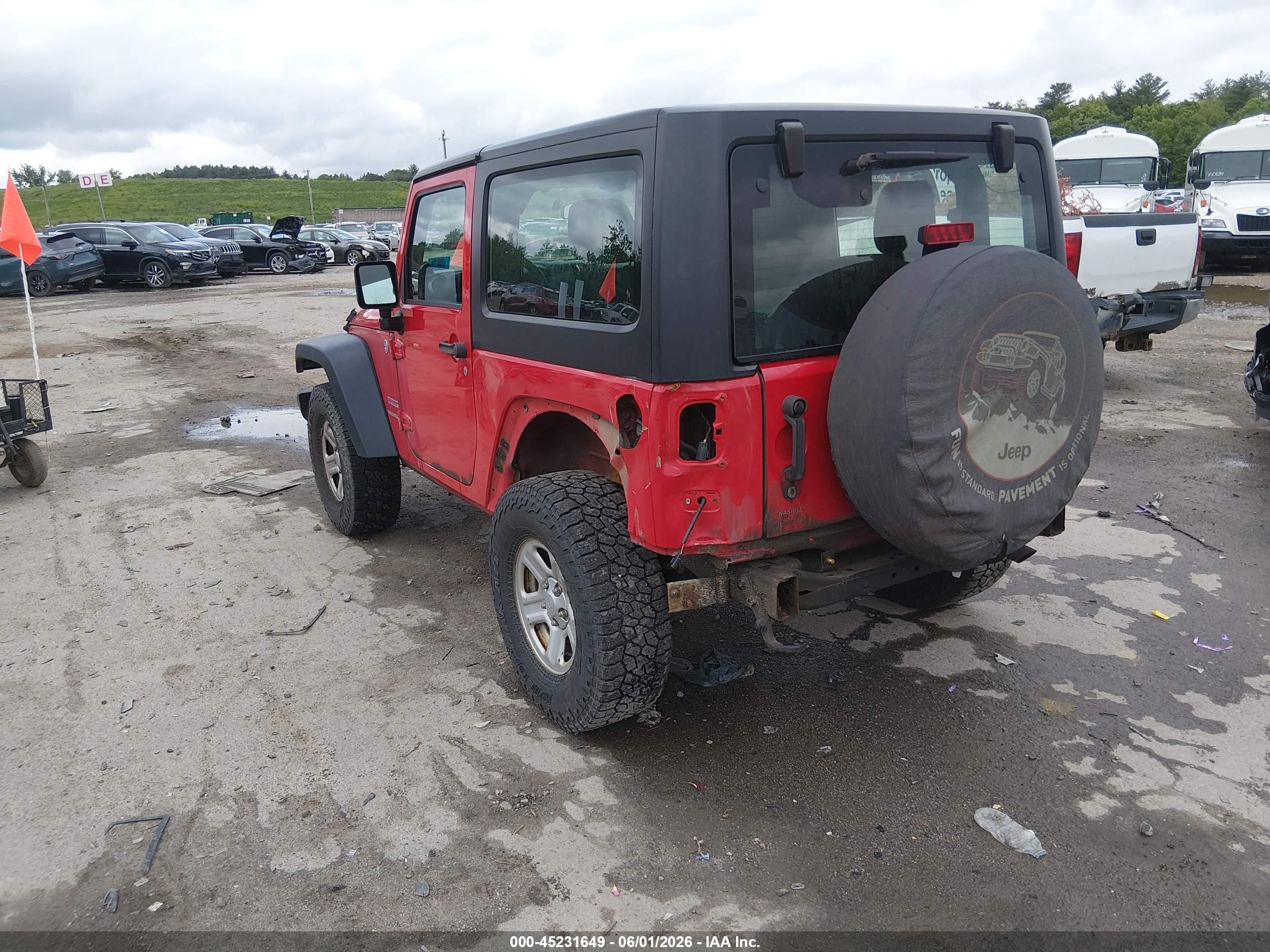 2012 Jeep Wrangler Sport Red vin: 1C4AJWAG5CL286639