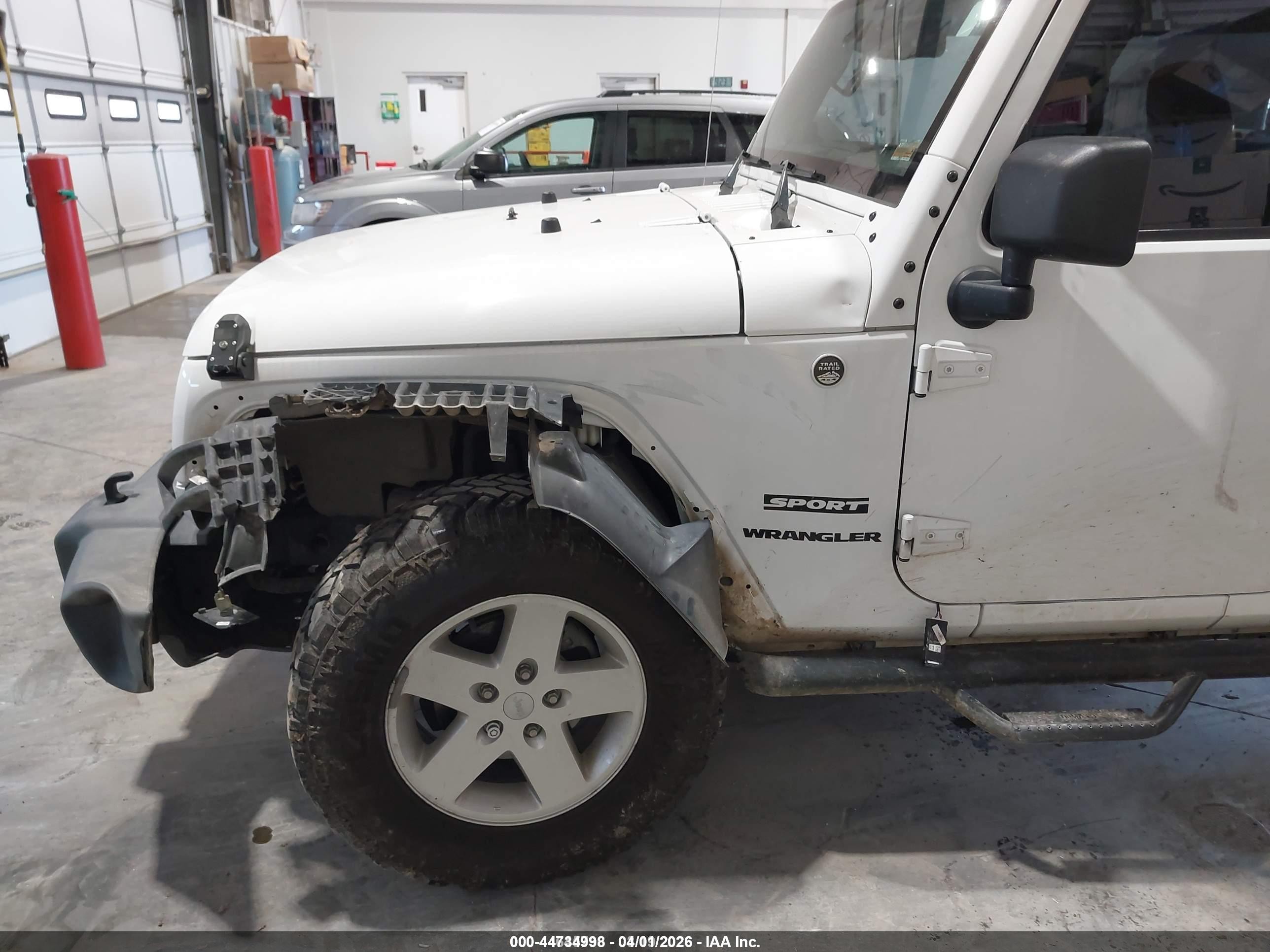 2013 Jeep Wrangler Sport White vin: 1C4AJWAG5DL516827