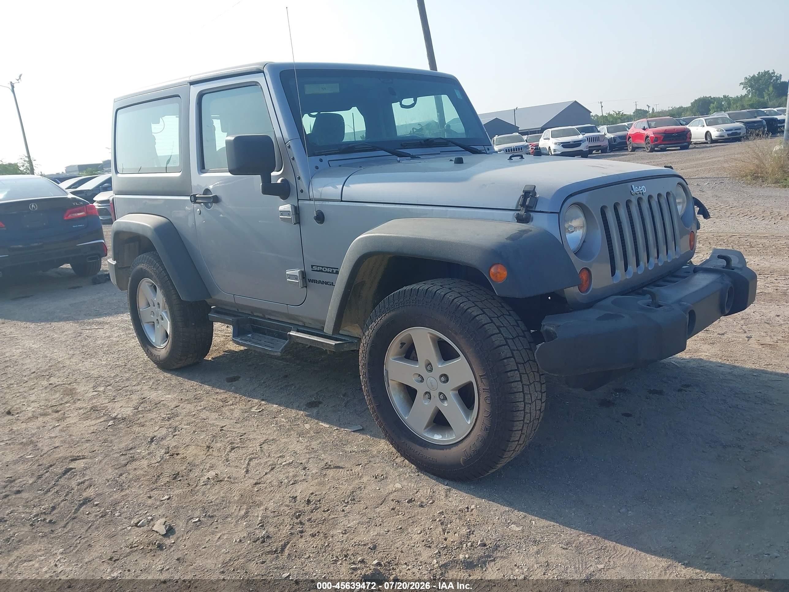 2013 Jeep Wrangler Sport Silver vin: 1C4AJWAG5DL589891