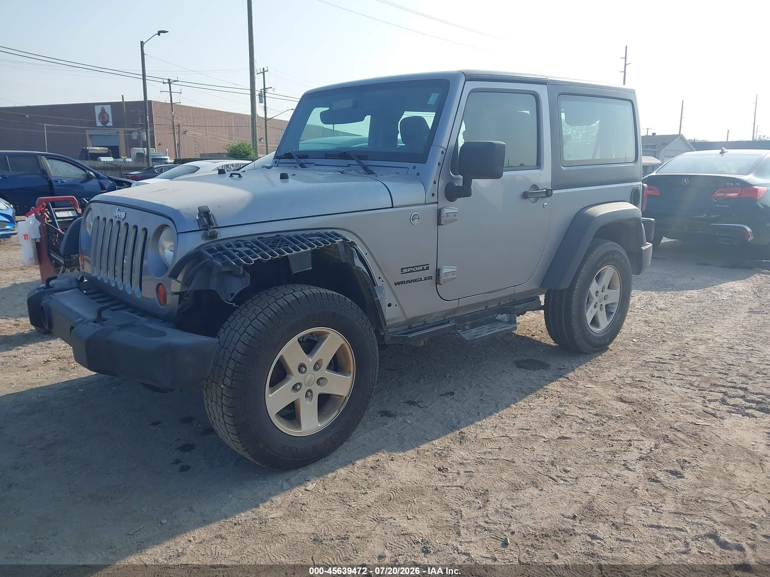 2013 Jeep Wrangler Sport Серебряный vin: 1C4AJWAG5DL589891