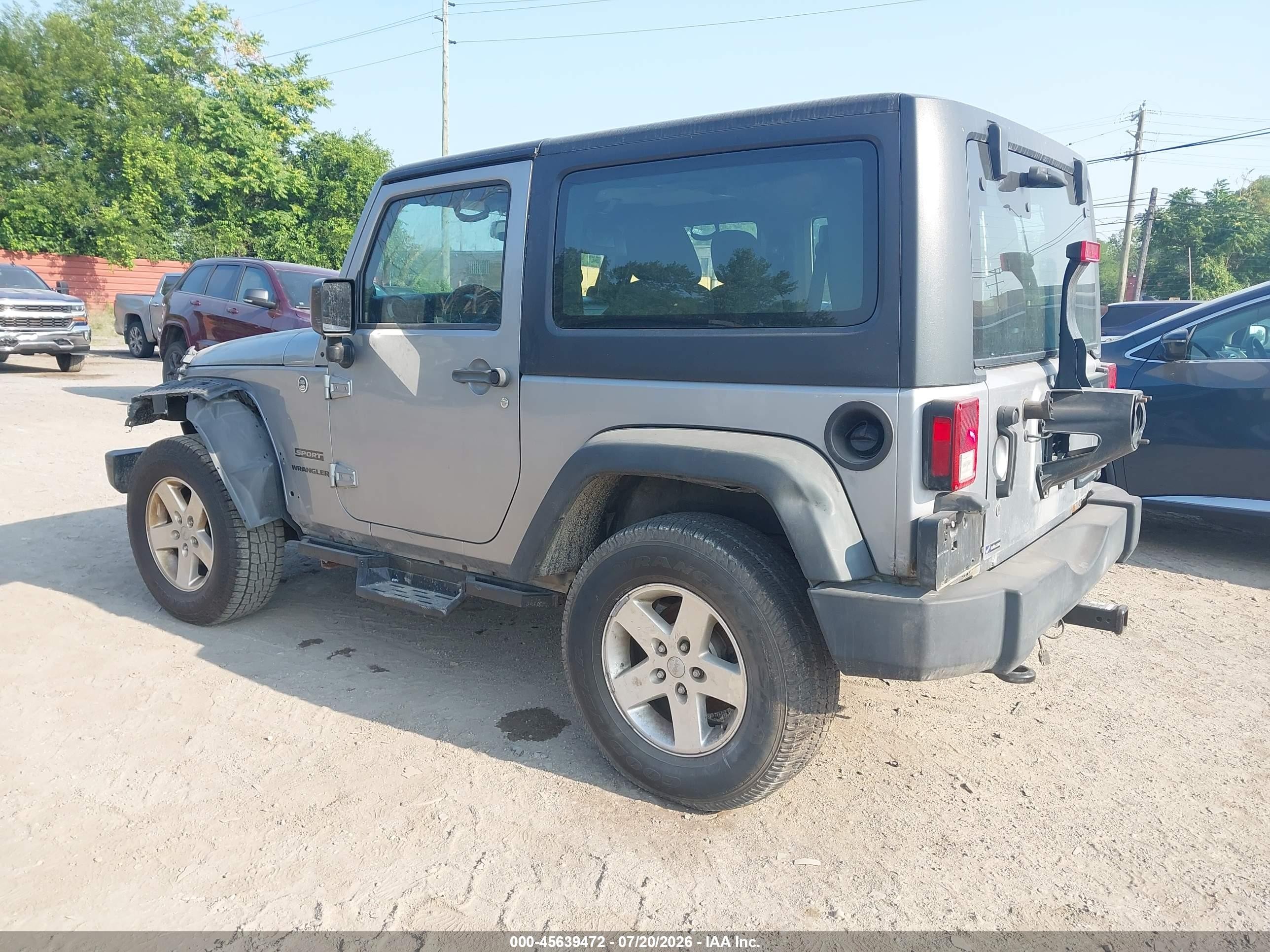 2013 Jeep Wrangler Sport Серебряный vin: 1C4AJWAG5DL589891