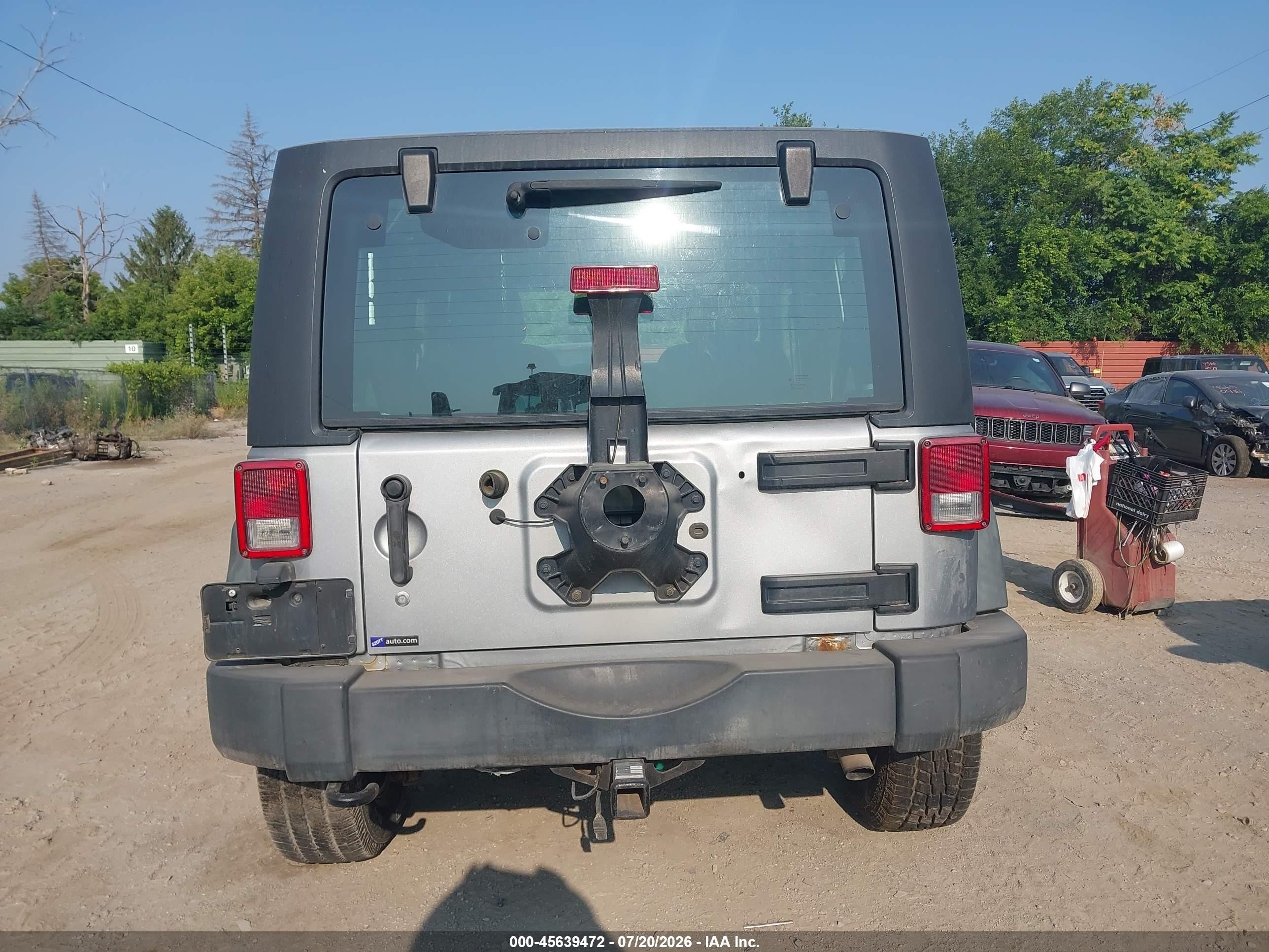 2013 Jeep Wrangler Sport Серебряный vin: 1C4AJWAG5DL589891