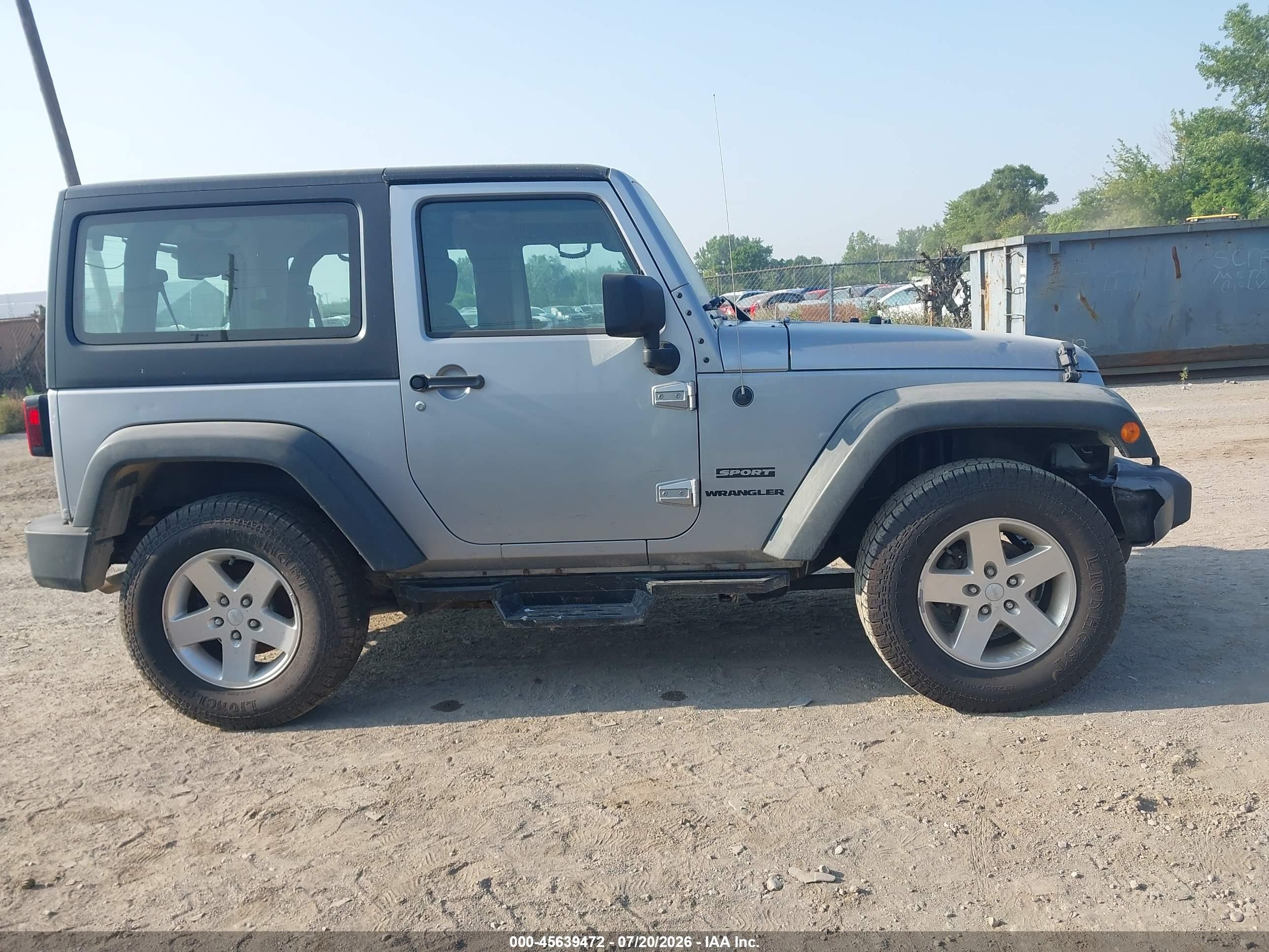 2013 Jeep Wrangler Sport Серебряный vin: 1C4AJWAG5DL589891