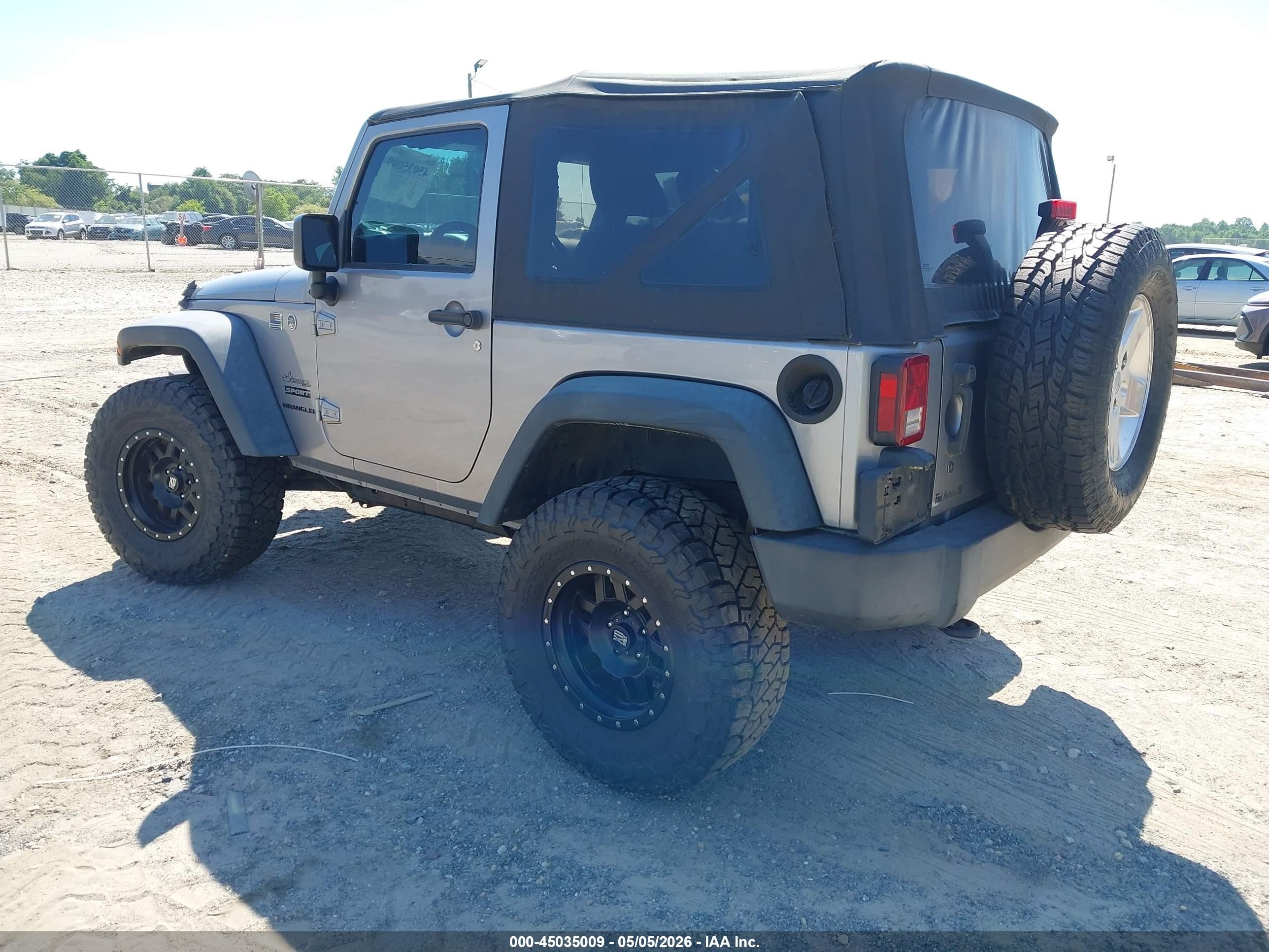 2014 Jeep Wrangler Sport Серебряный vin: 1C4AJWAG5EL120074