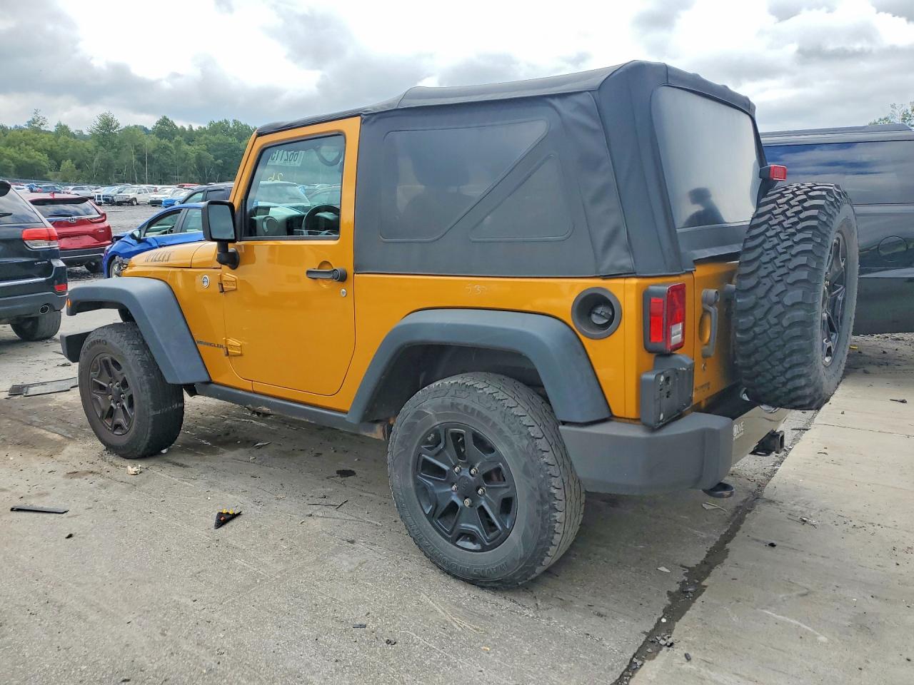 2014 Jeep Wrangler Sport Золотой vin: 1C4AJWAG5EL223818