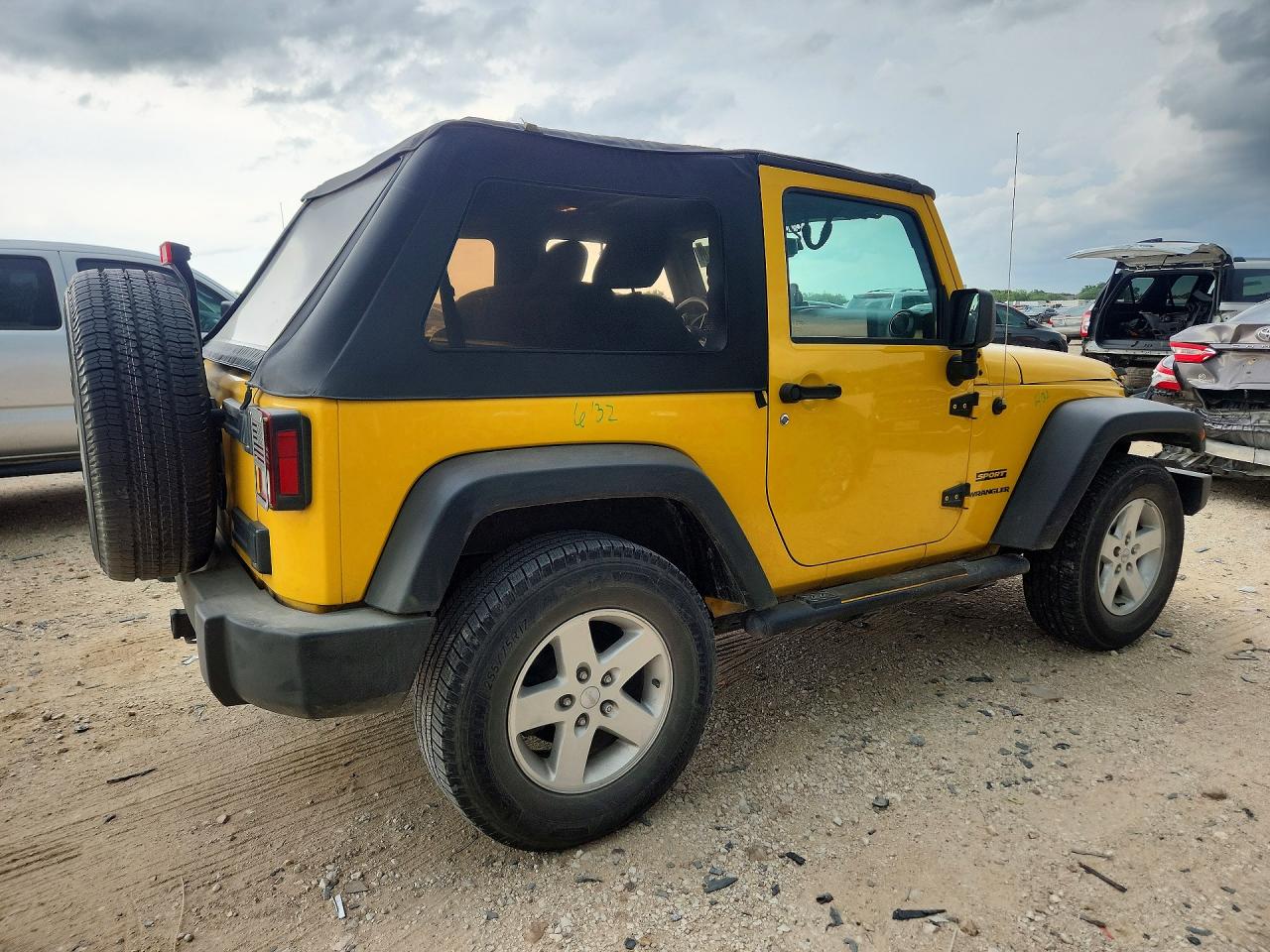 2015 Jeep Wrangler Sport Yellow vin: 1C4AJWAG5FL687774