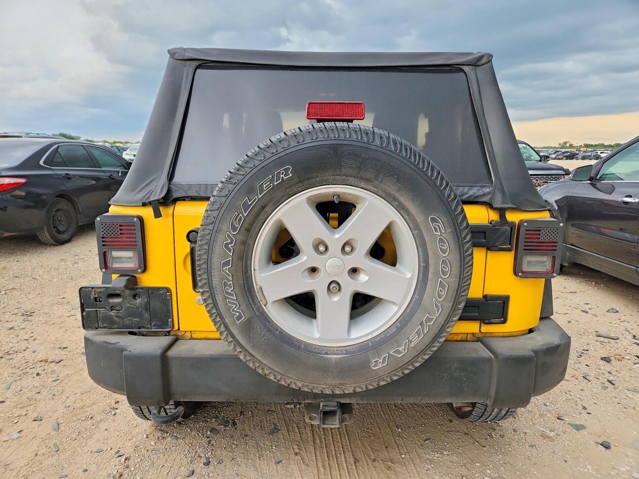2015 Jeep Wrangler Sport Yellow vin: 1C4AJWAG5FL687774