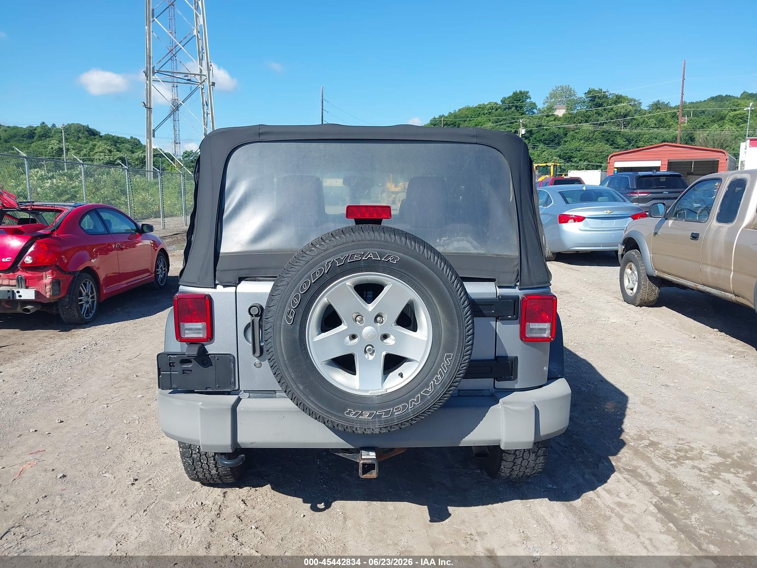 2014 Jeep Wrangler Sport Gray vin: 1C4AJWAG6EL289519