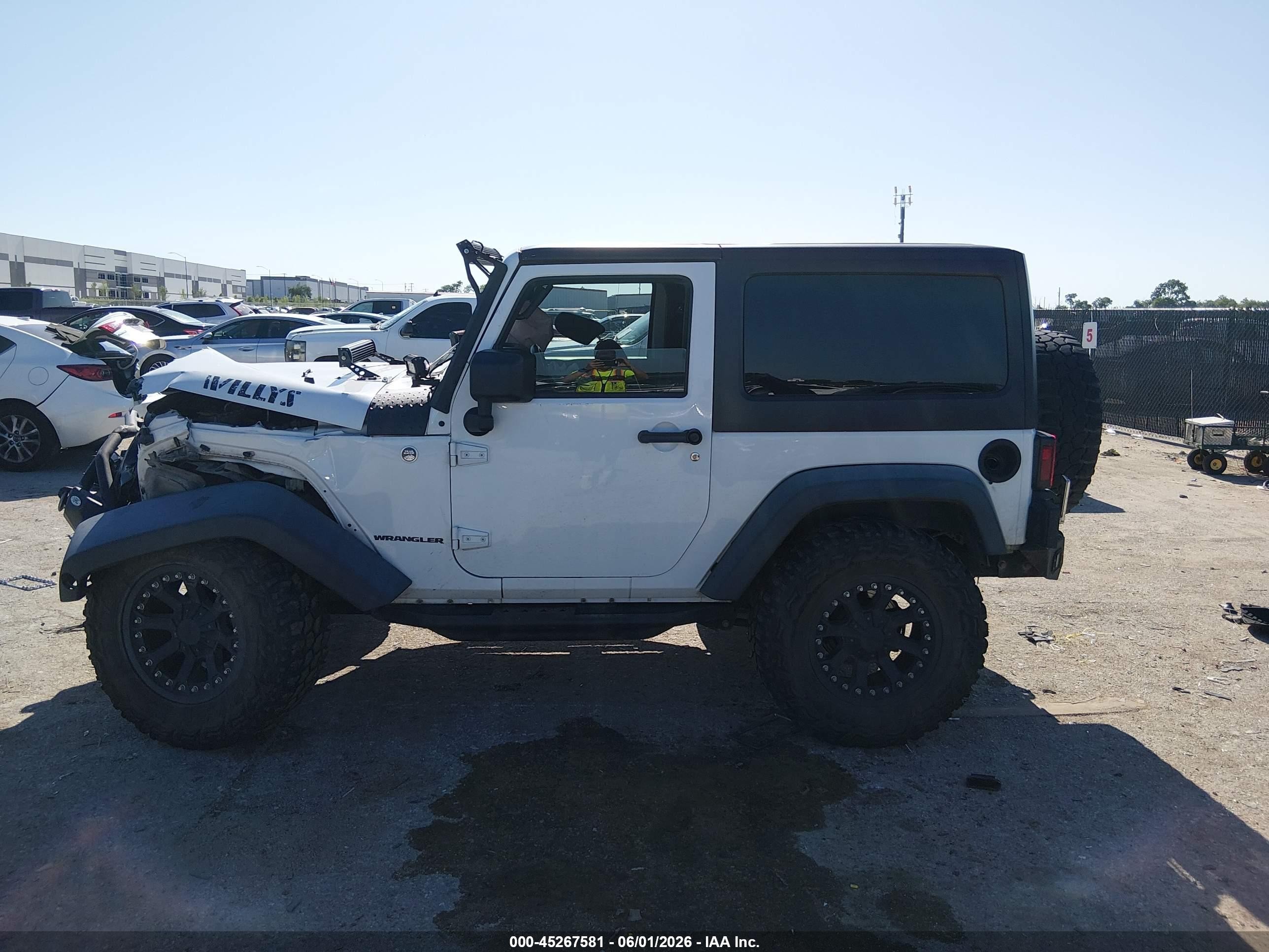 2015 Jeep Wrangler Willys Wheeler White vin: 1C4AJWAG6FL507377