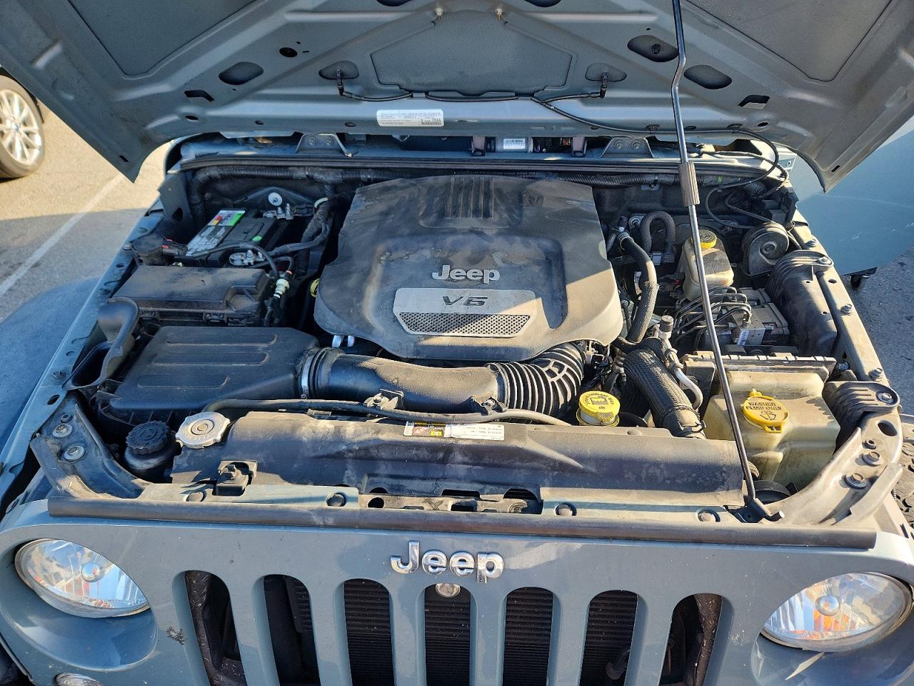 2015 Jeep Wrangler Sport Gray vin: 1C4AJWAG6FL537186
