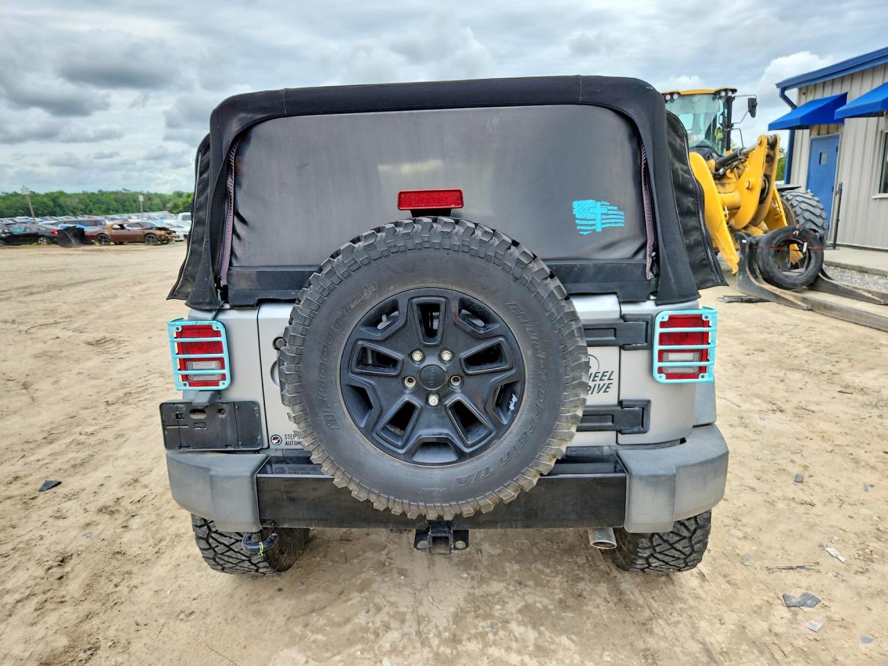 2015 Jeep Wrangler Sport Gray vin: 1C4AJWAG6FL620715