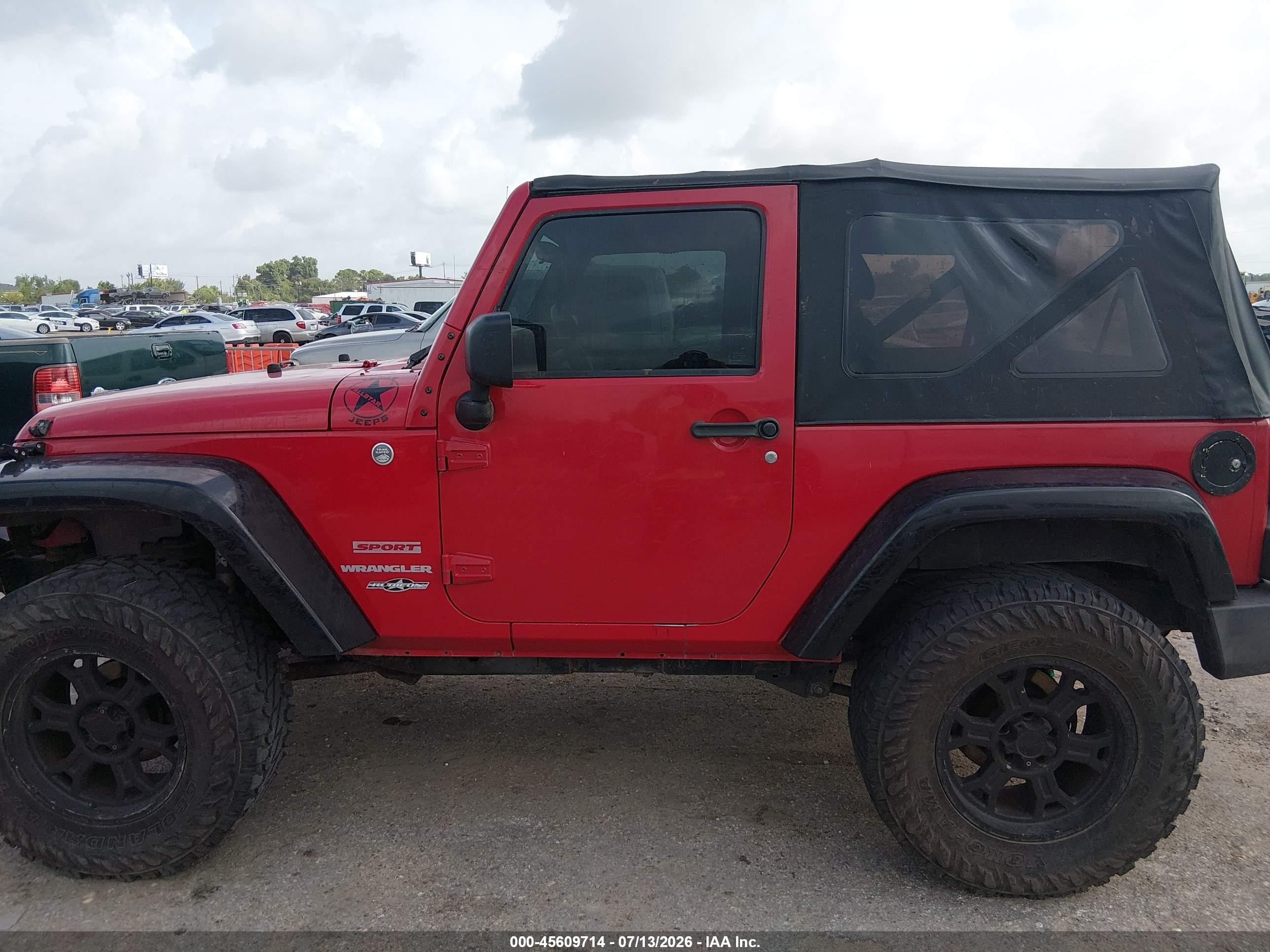 2012 Jeep Wrangler Sport Red vin: 1C4AJWAG7CL273777