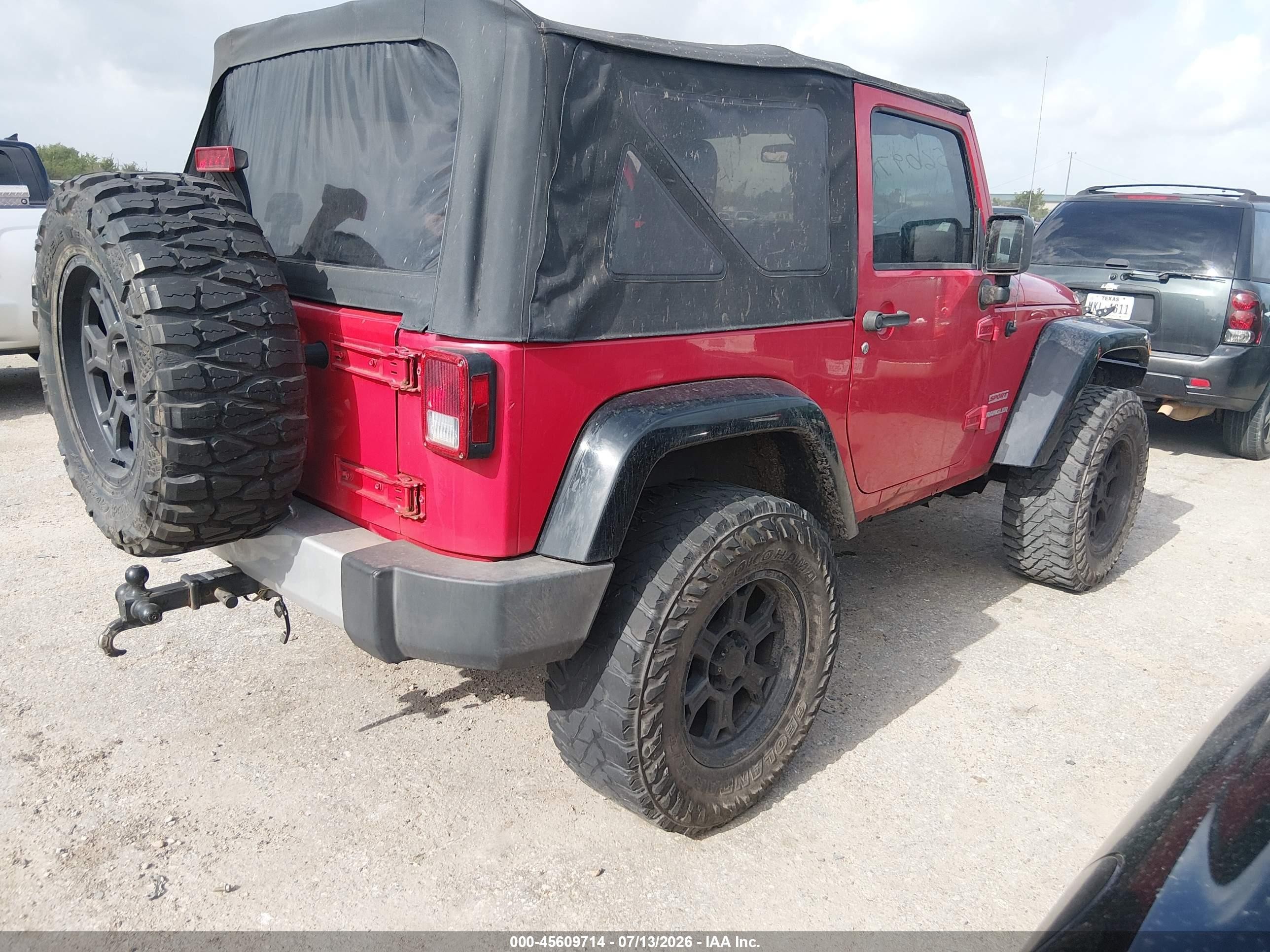 2012 Jeep Wrangler Sport Red vin: 1C4AJWAG7CL273777
