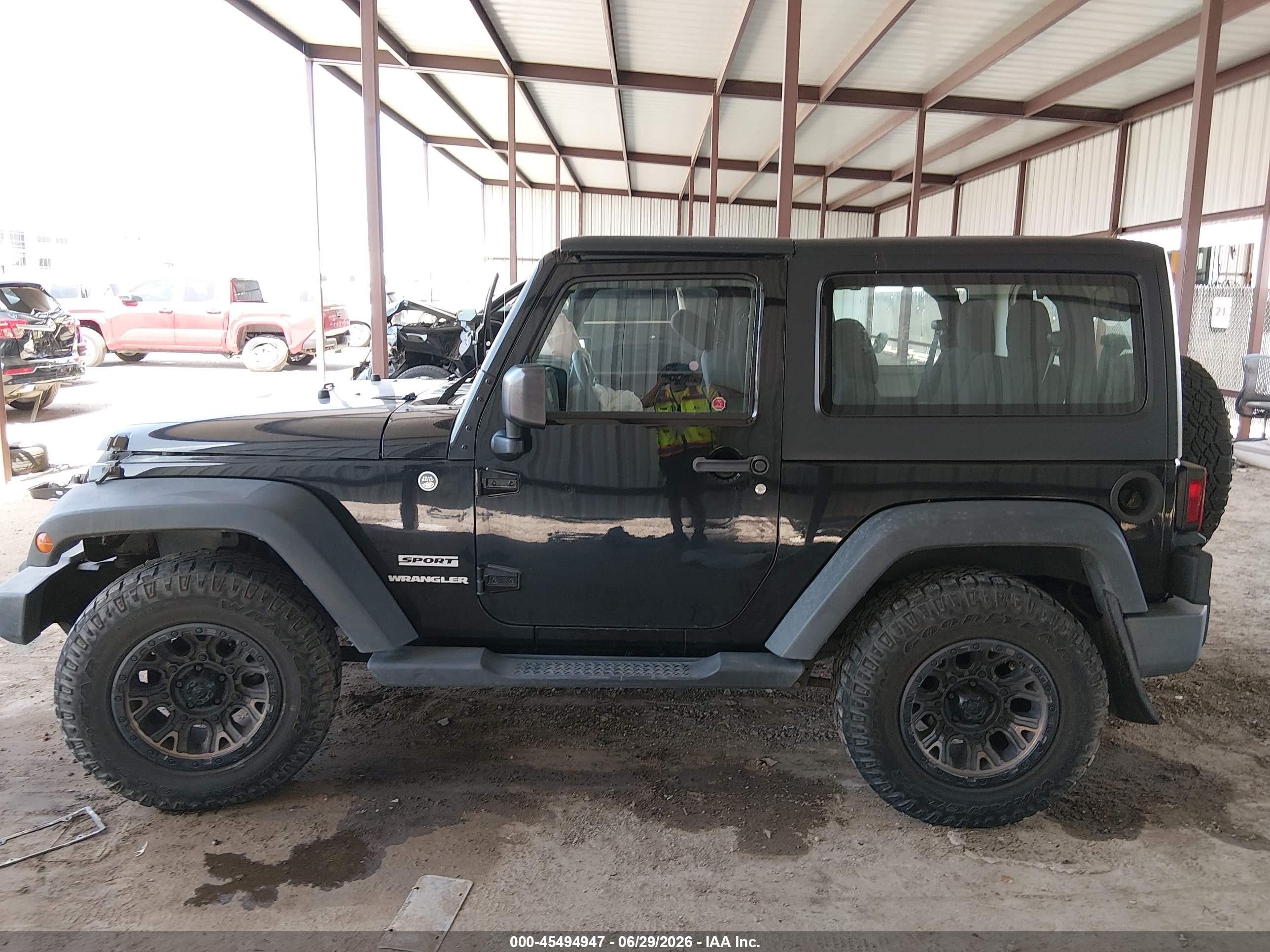 2015 Jeep Wrangler Sport Черный vin: 1C4AJWAG7FL542171