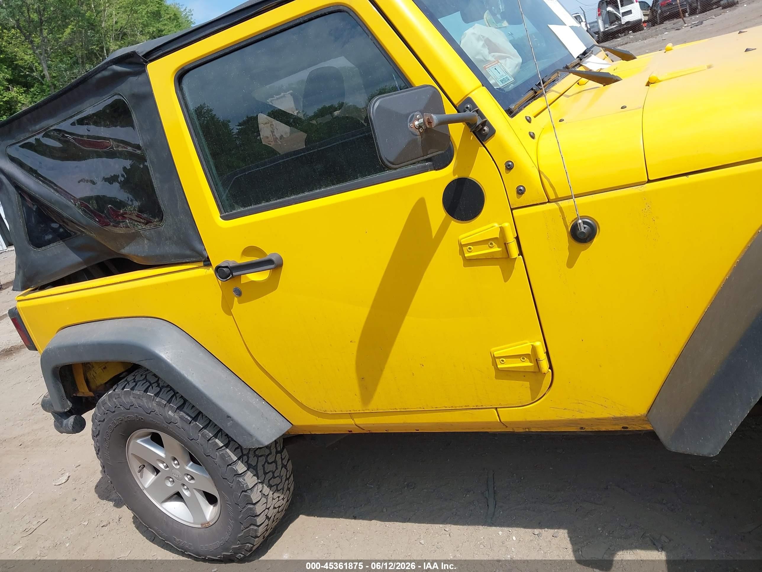 2015 Jeep Wrangler Sport Yellow vin: 1C4AJWAG7FL646191